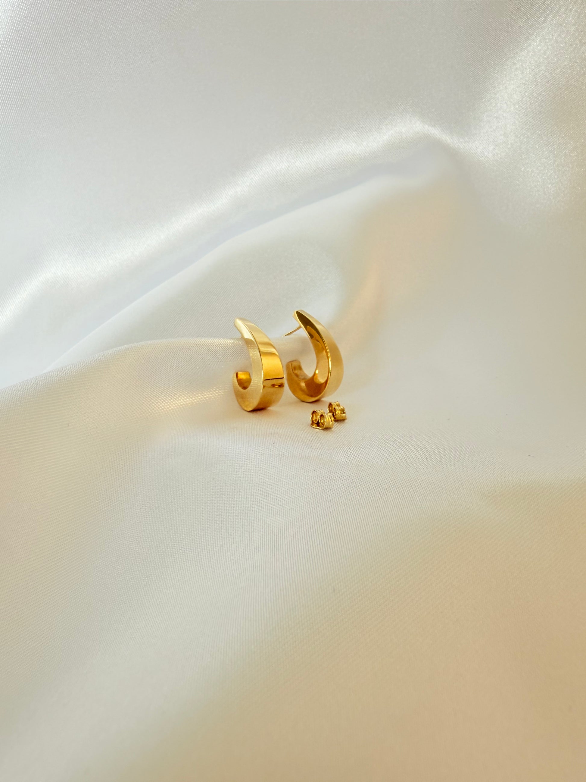 Elegant Earings  18K
