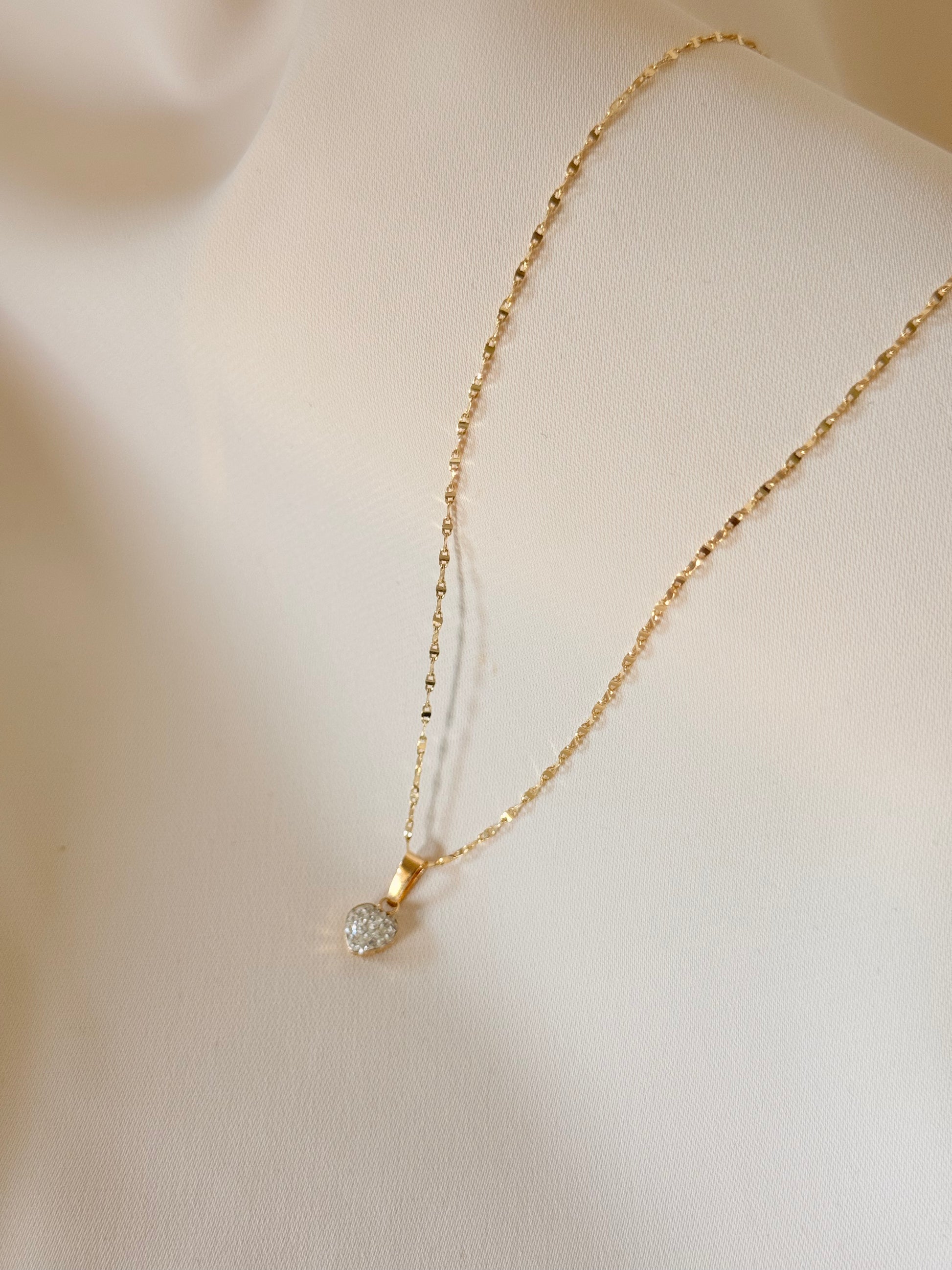 Mini heart Necklace  18K