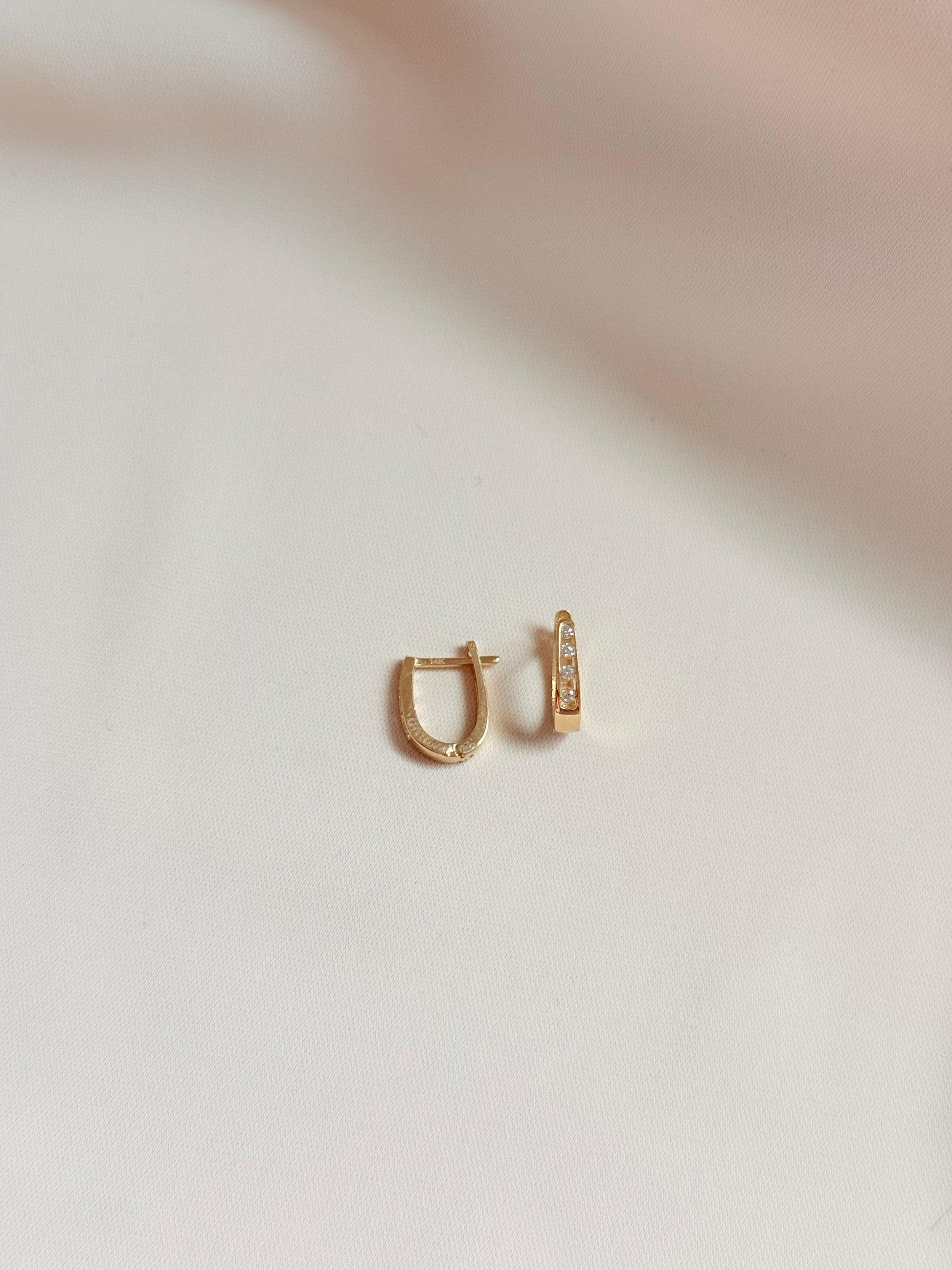 Zirconia huggies earrings 14K