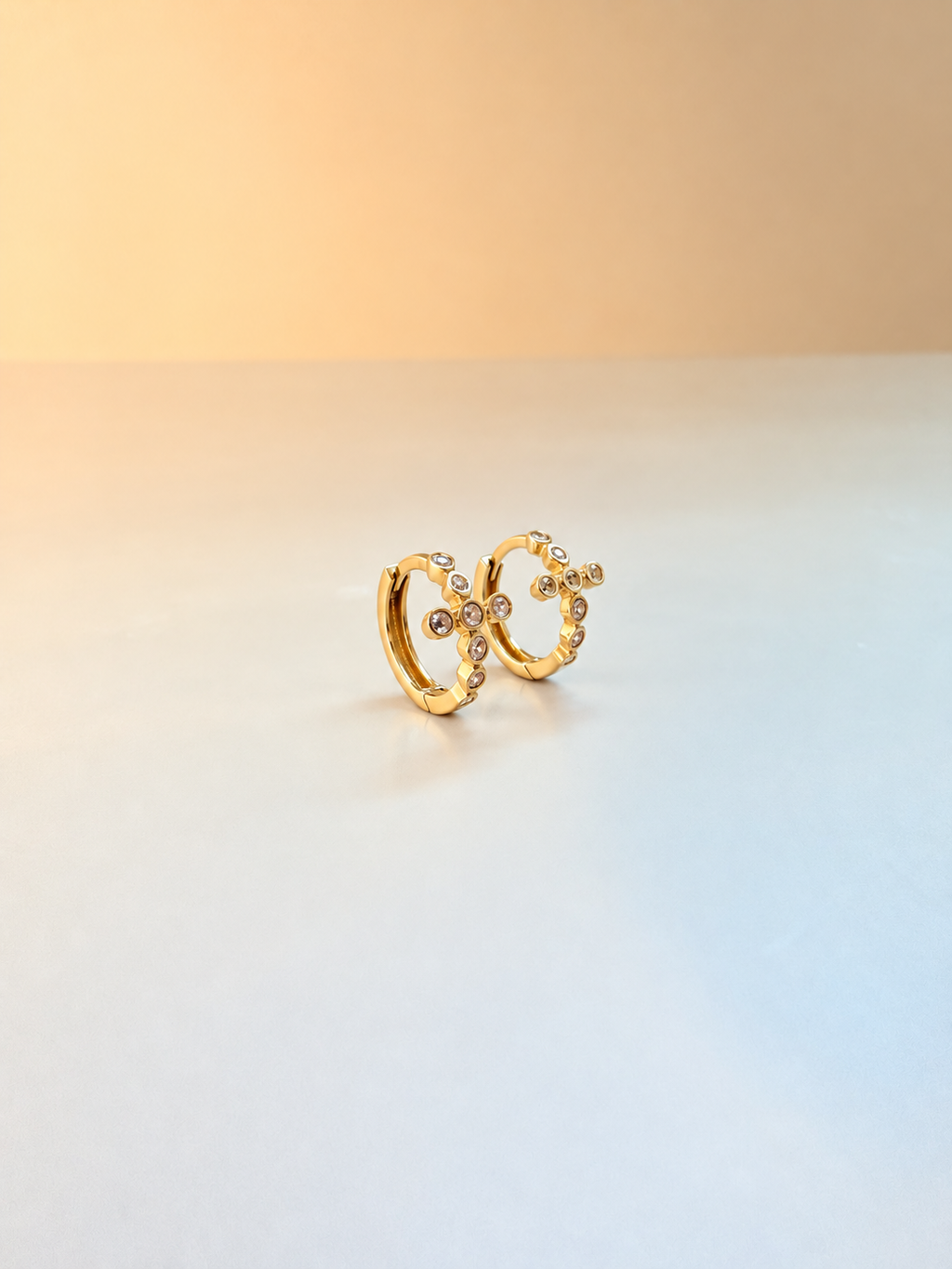 Argollas Cruz zirconia 14k 1,2cm Diametro