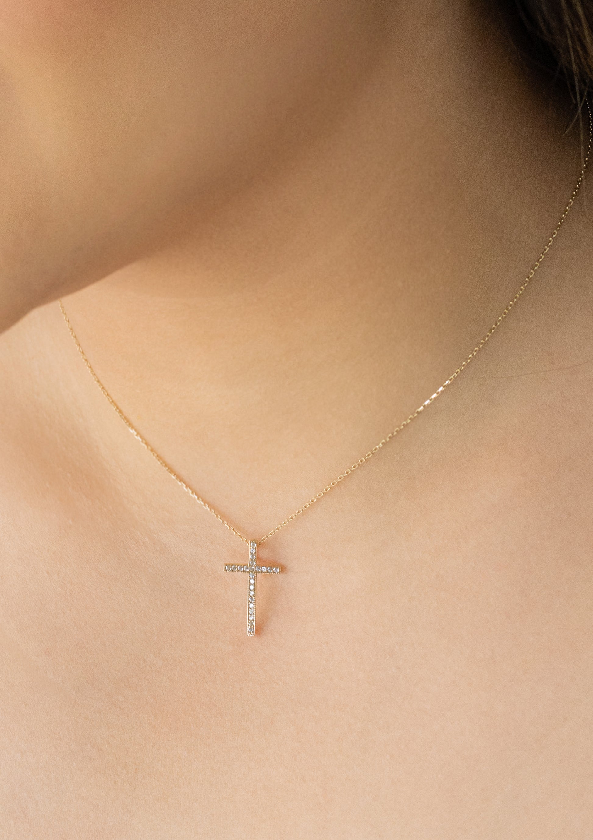 Cadena Rolo 40cm & Cristo Zirconia 14k