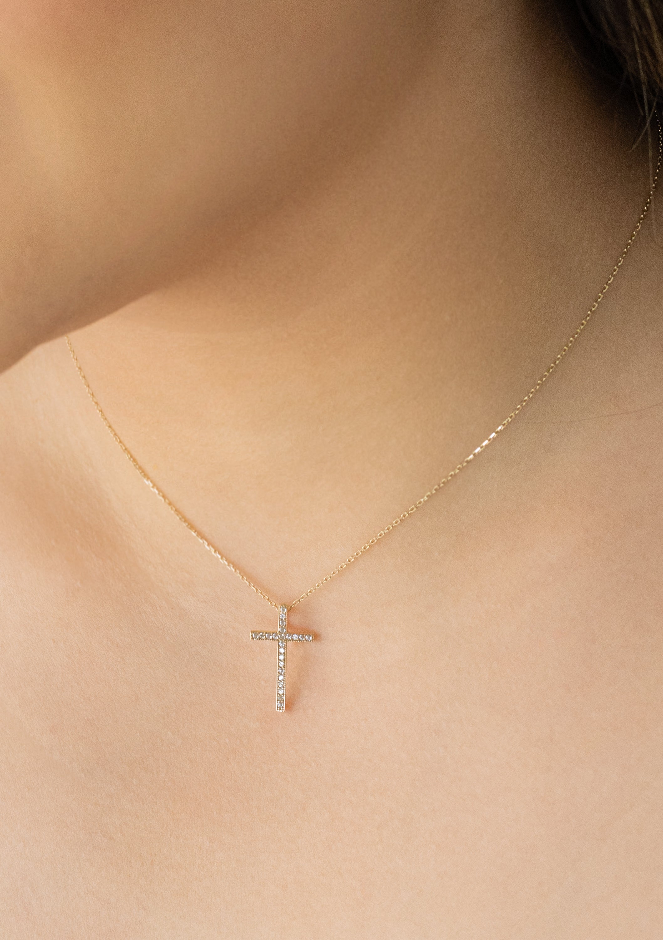 Cadena Rolo 40cm & Cristo Zirconia 14k