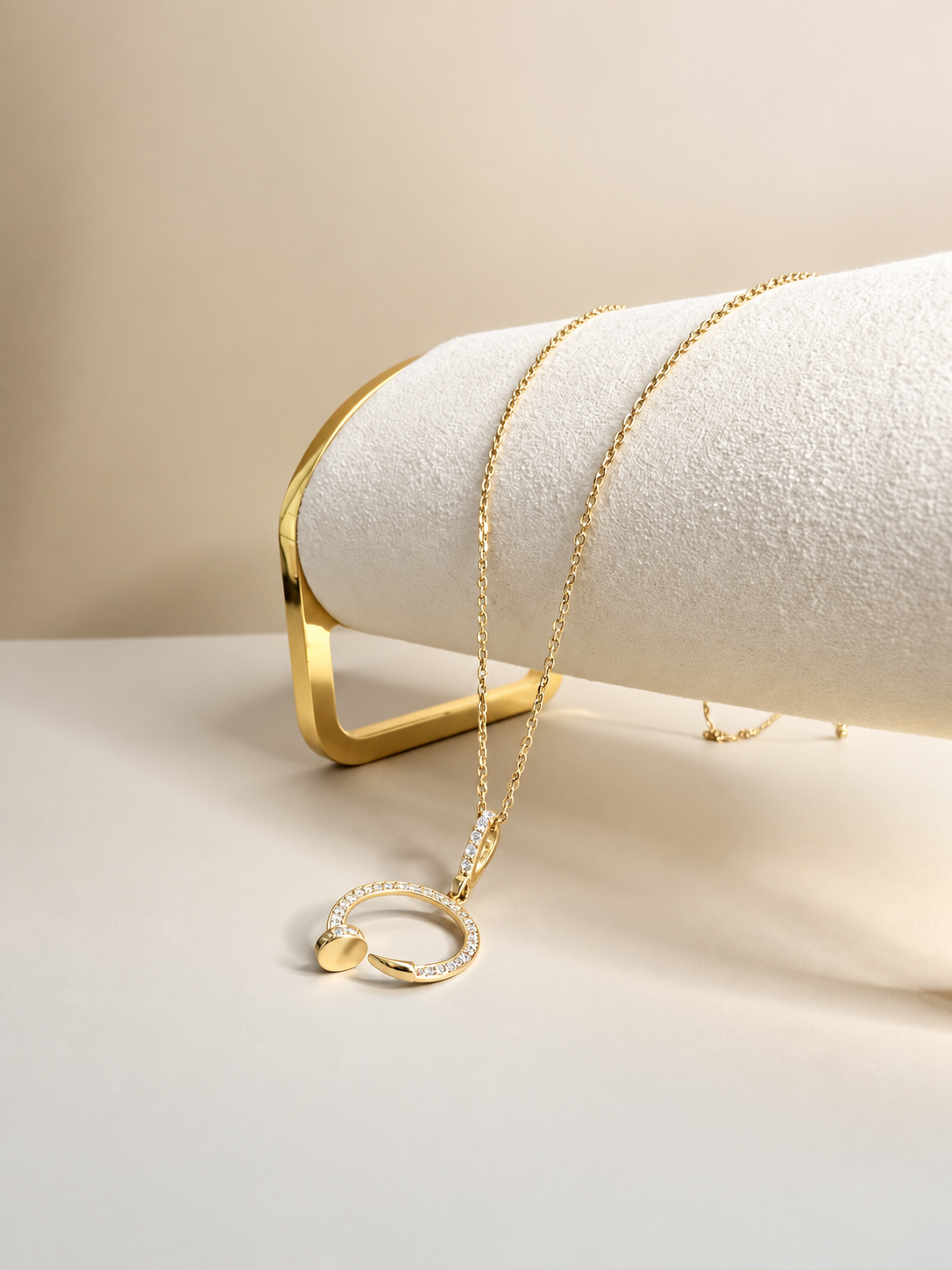 Necklace & Nails Pendant 14k