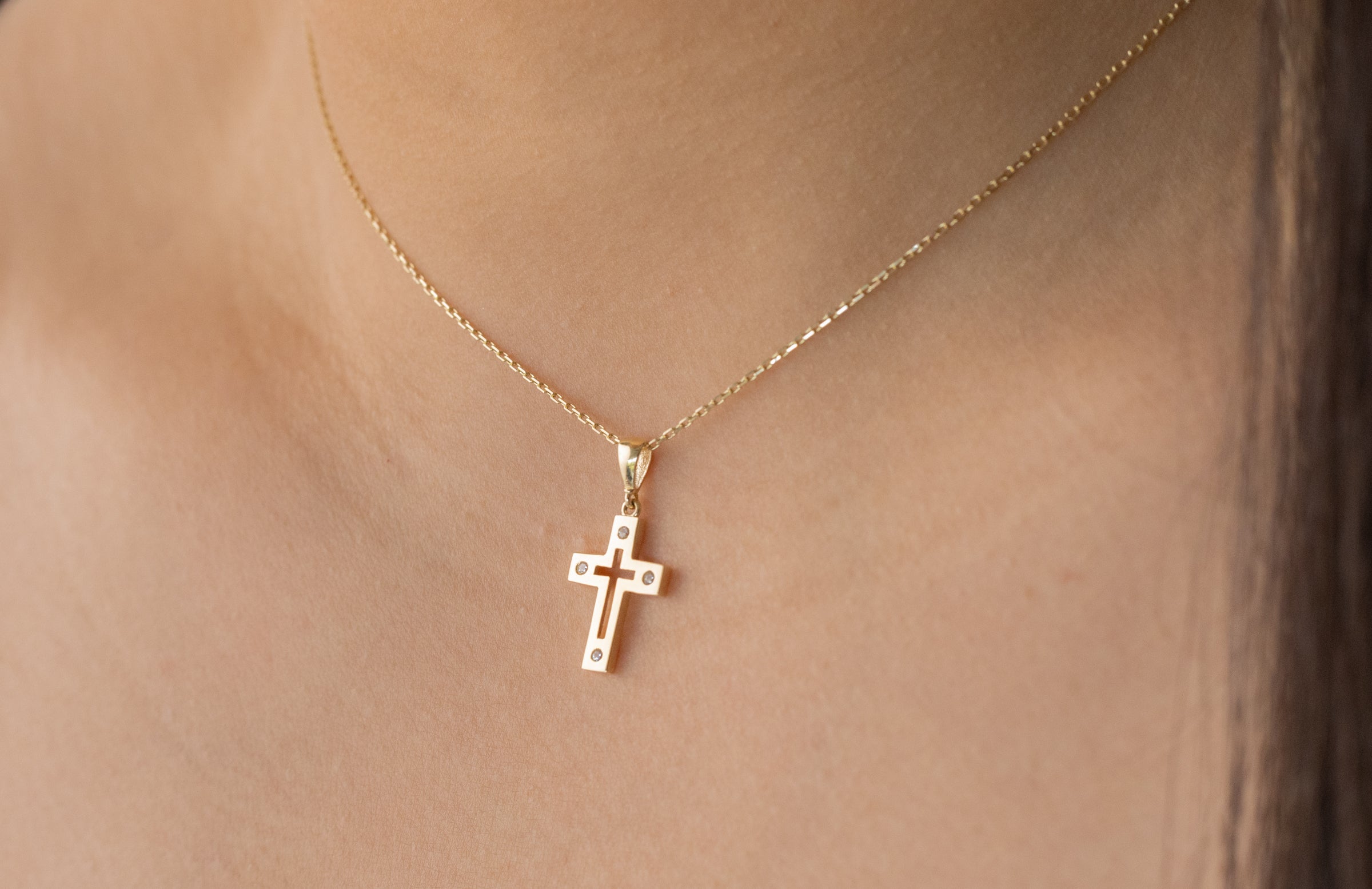 Cadena Rolo 40cm & Dije Cristo 14k