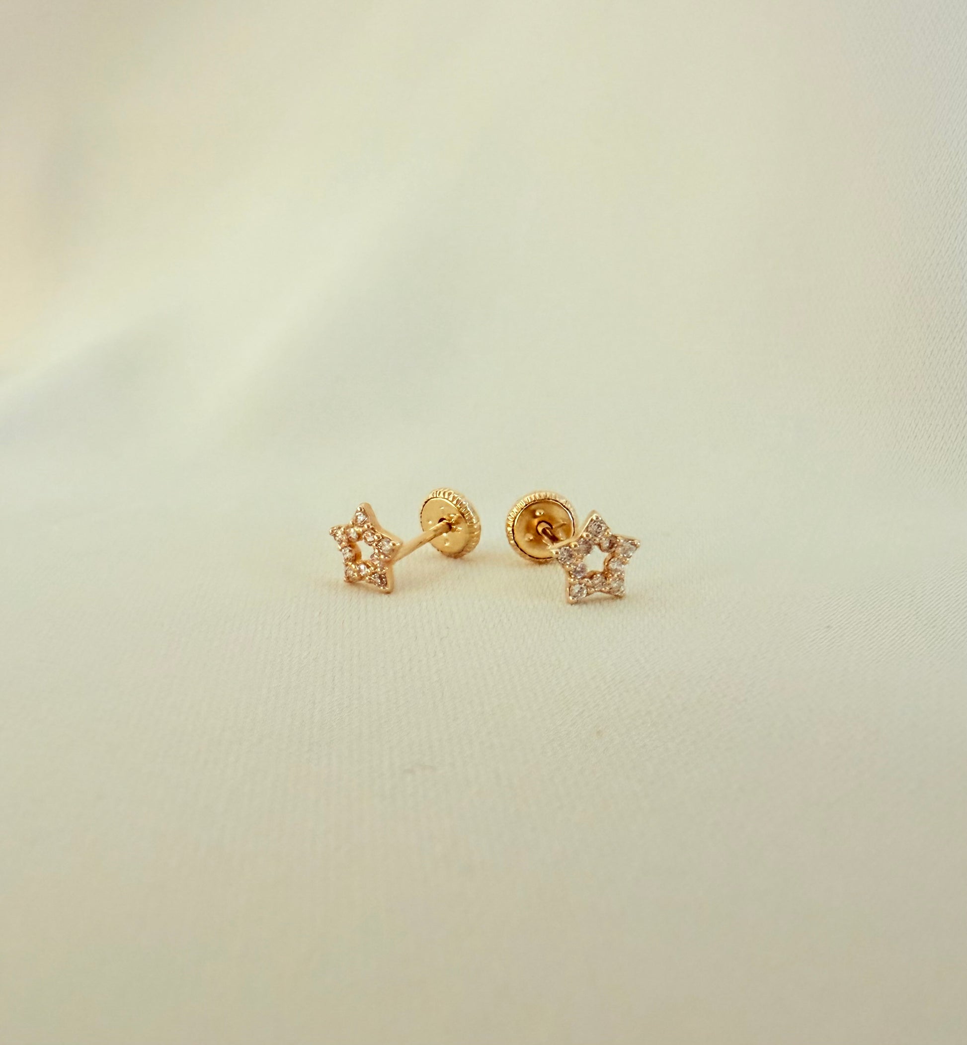 Mini Zirconia  Star Stud 14K (REPITE)