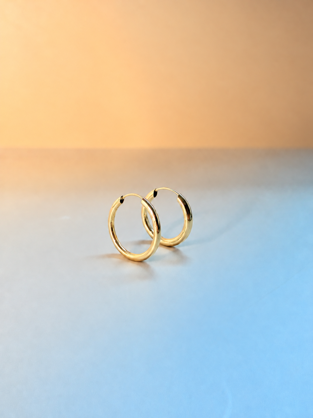 Basic fancy Huggies  18k