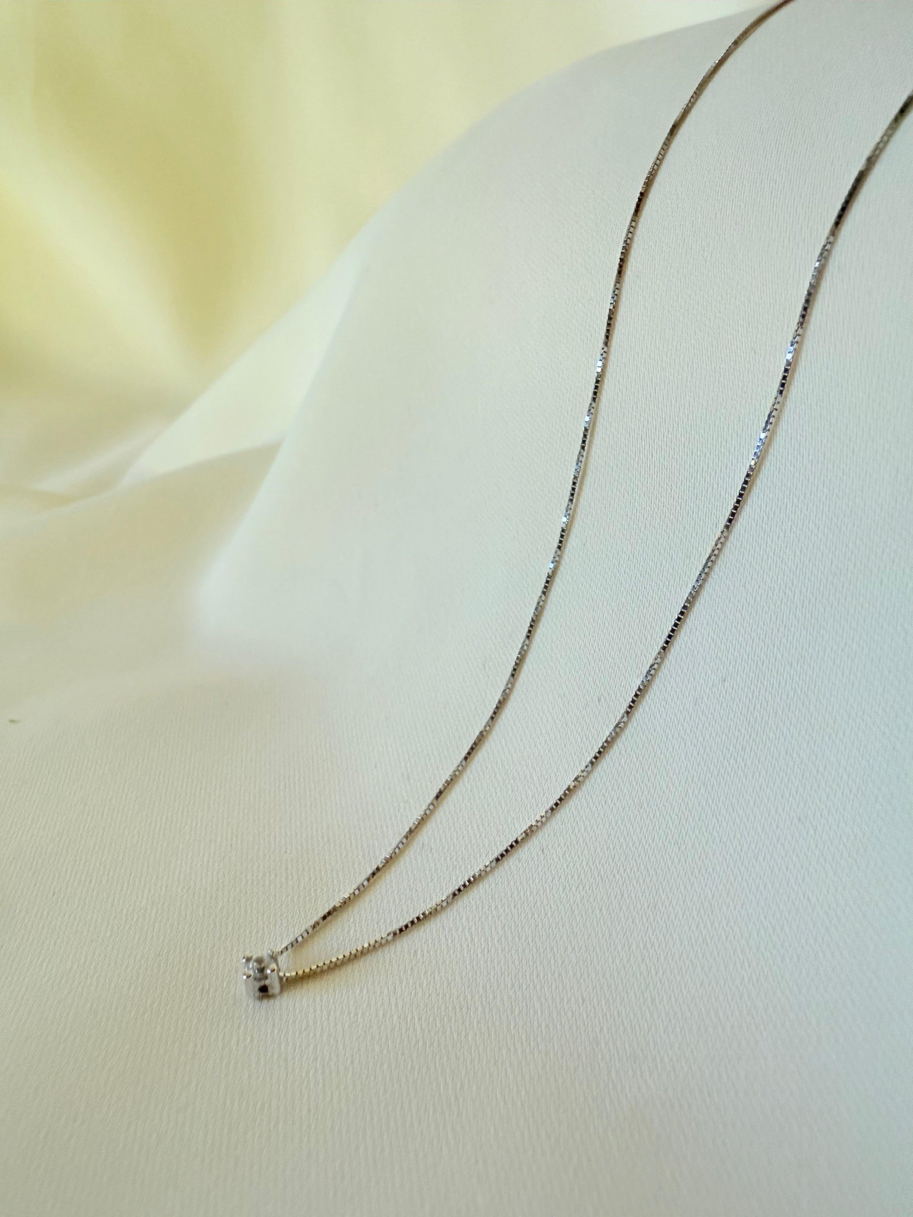 Necklace white 18k Point 40cm