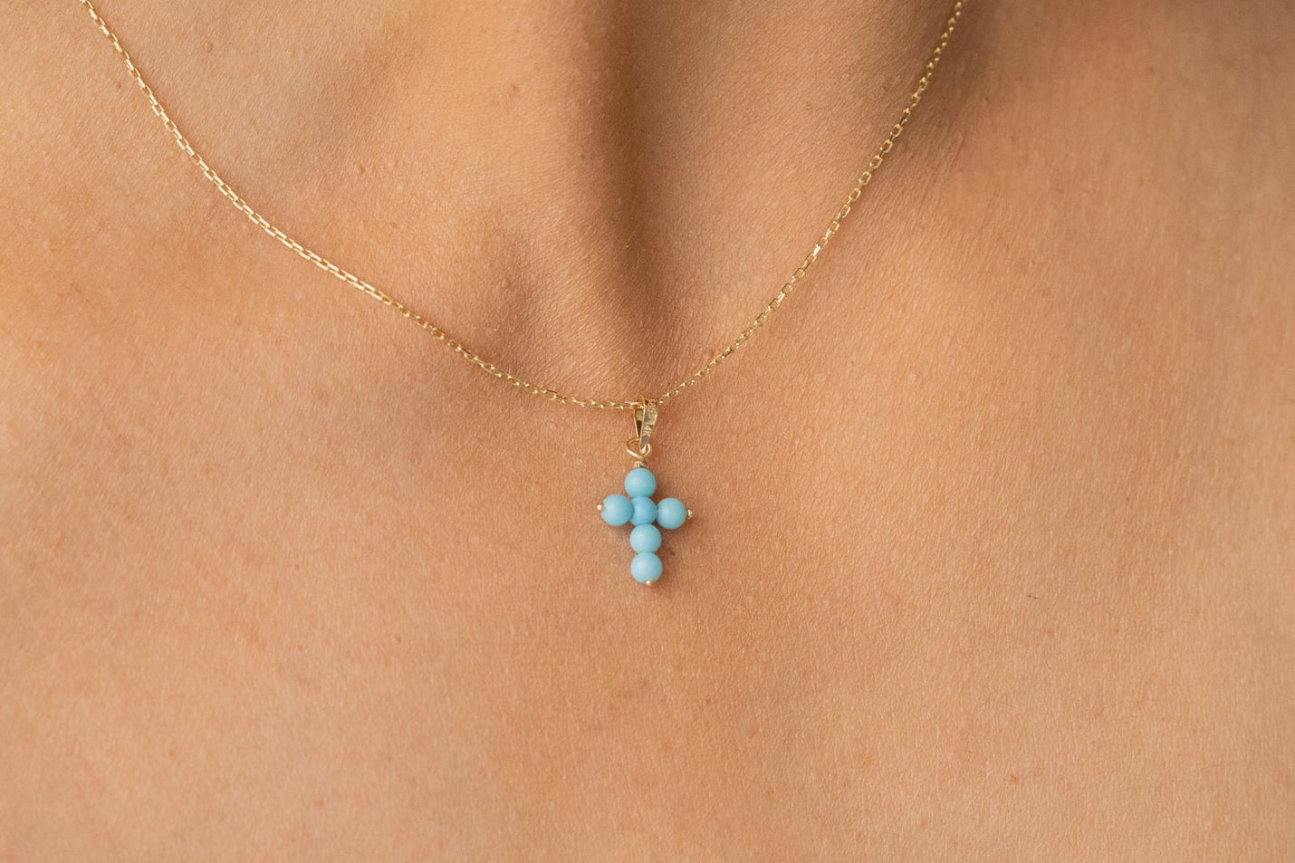 Dije Cristo turquesa 14k