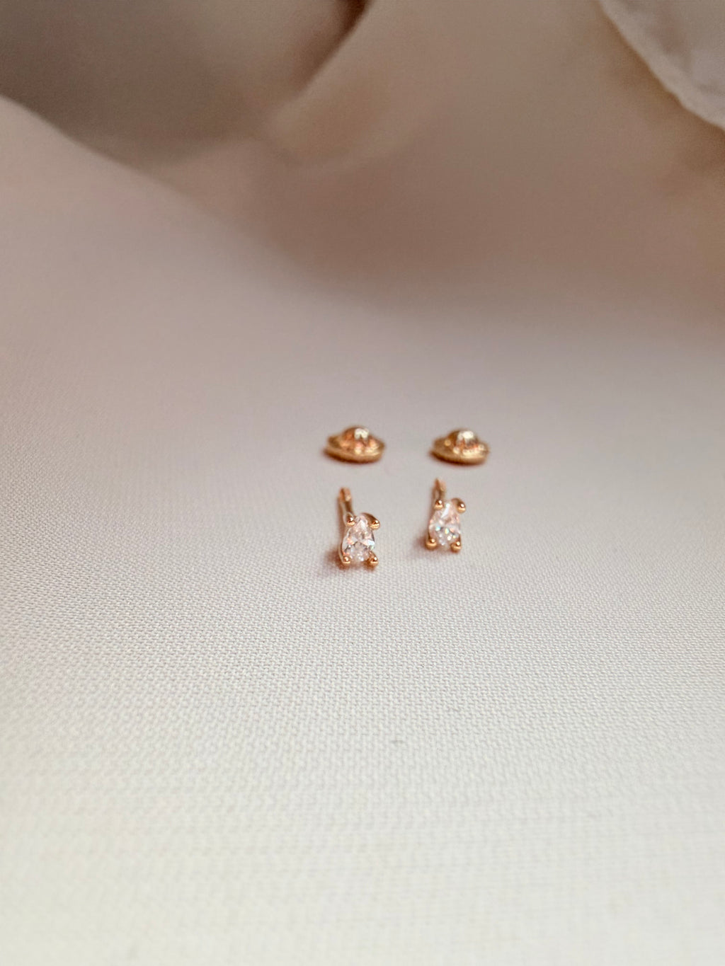 Amore Studs 14k