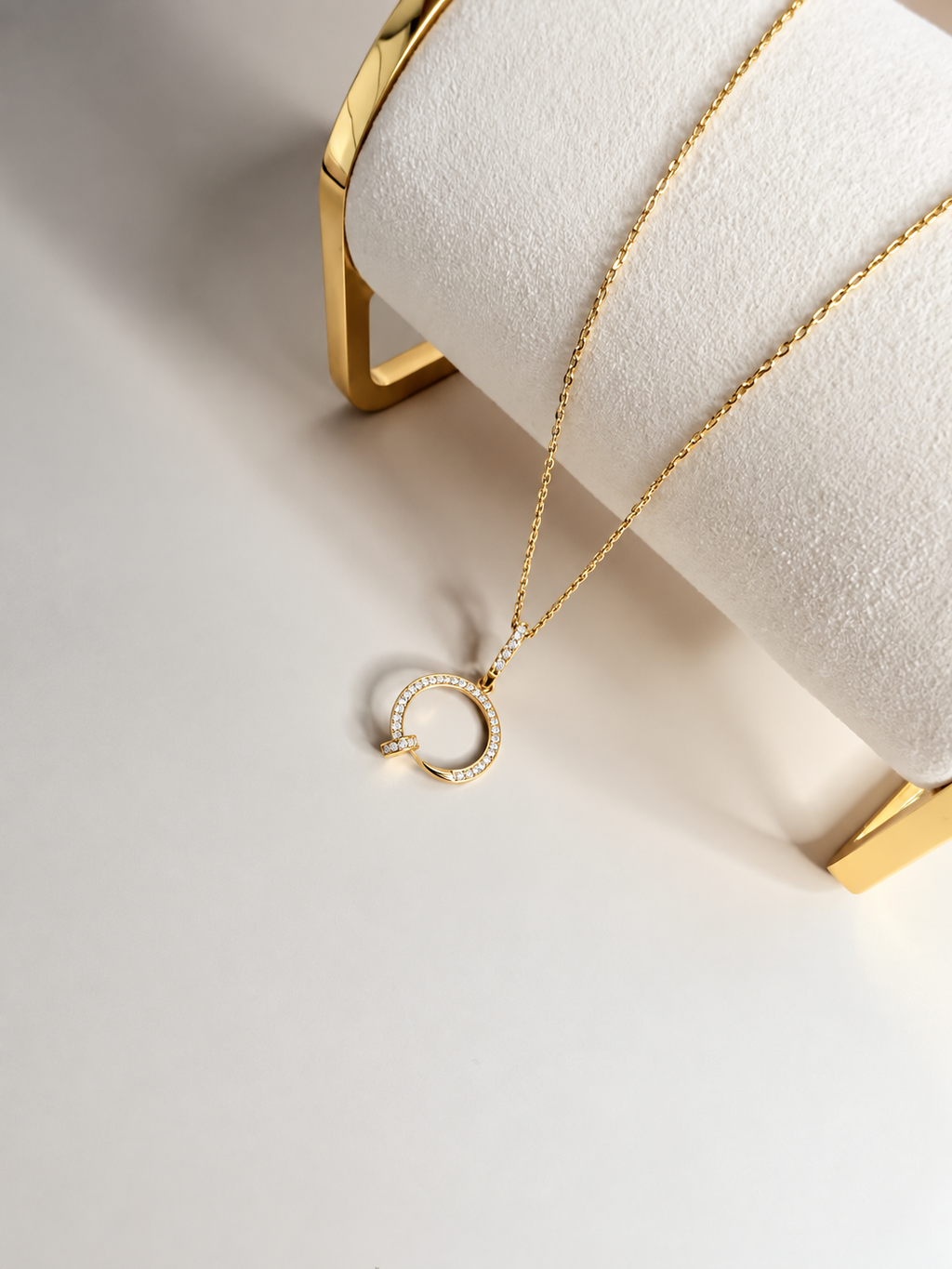 Necklace & Nails Pendant 14k