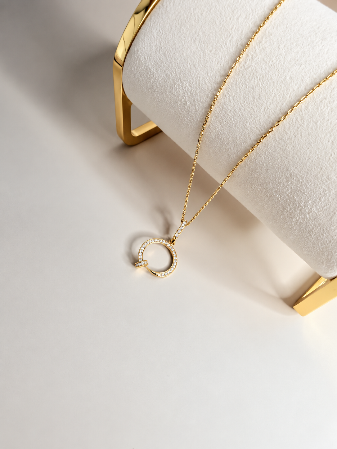 Necklace & Nails Pendant 14k