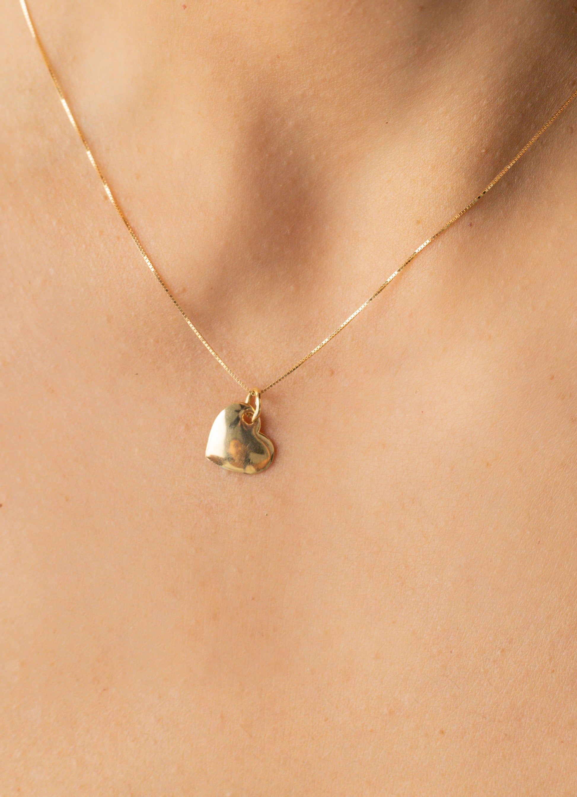 Fancy Style Heart Necklace  18K