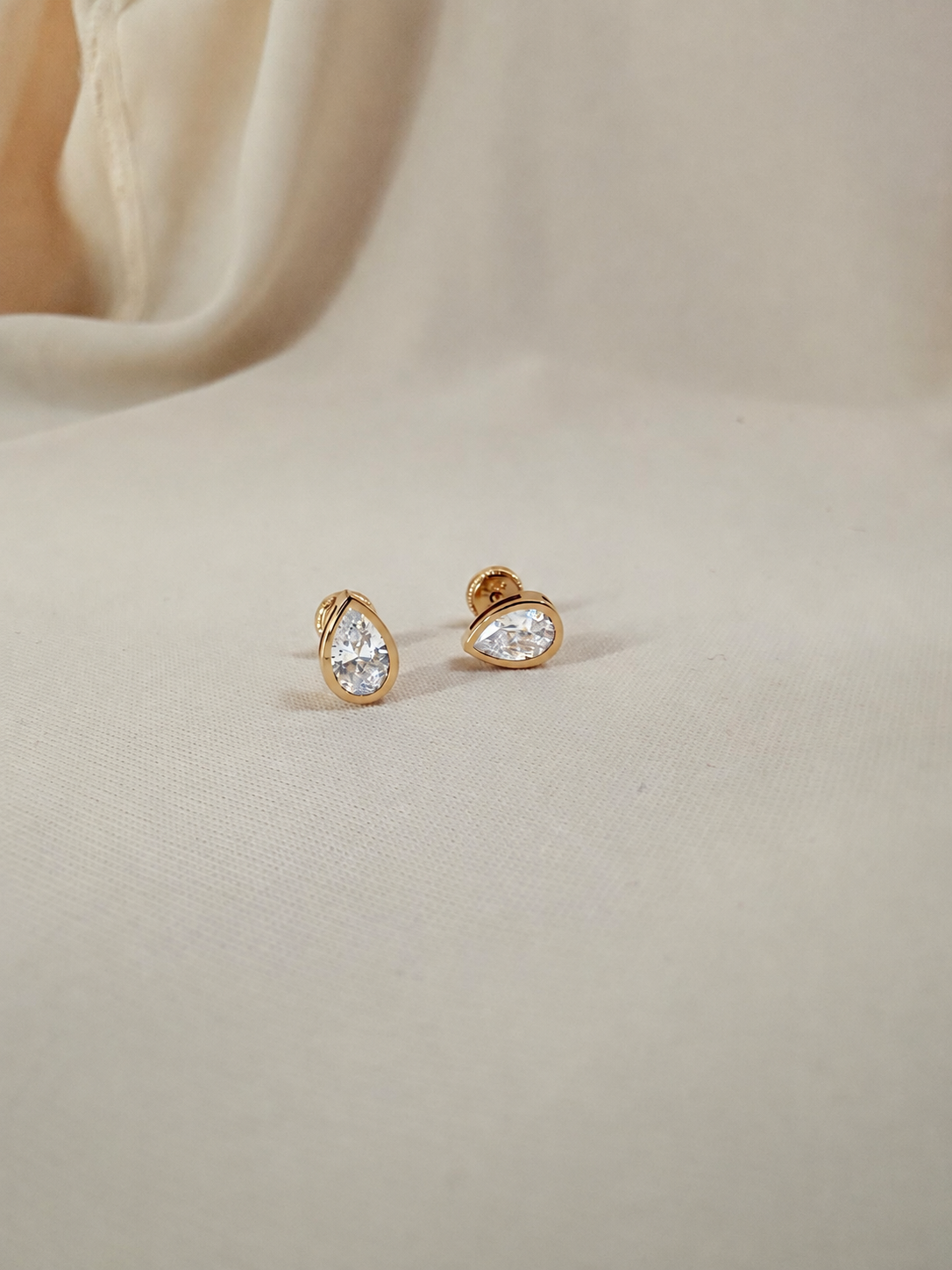 Prisma Stud 14k