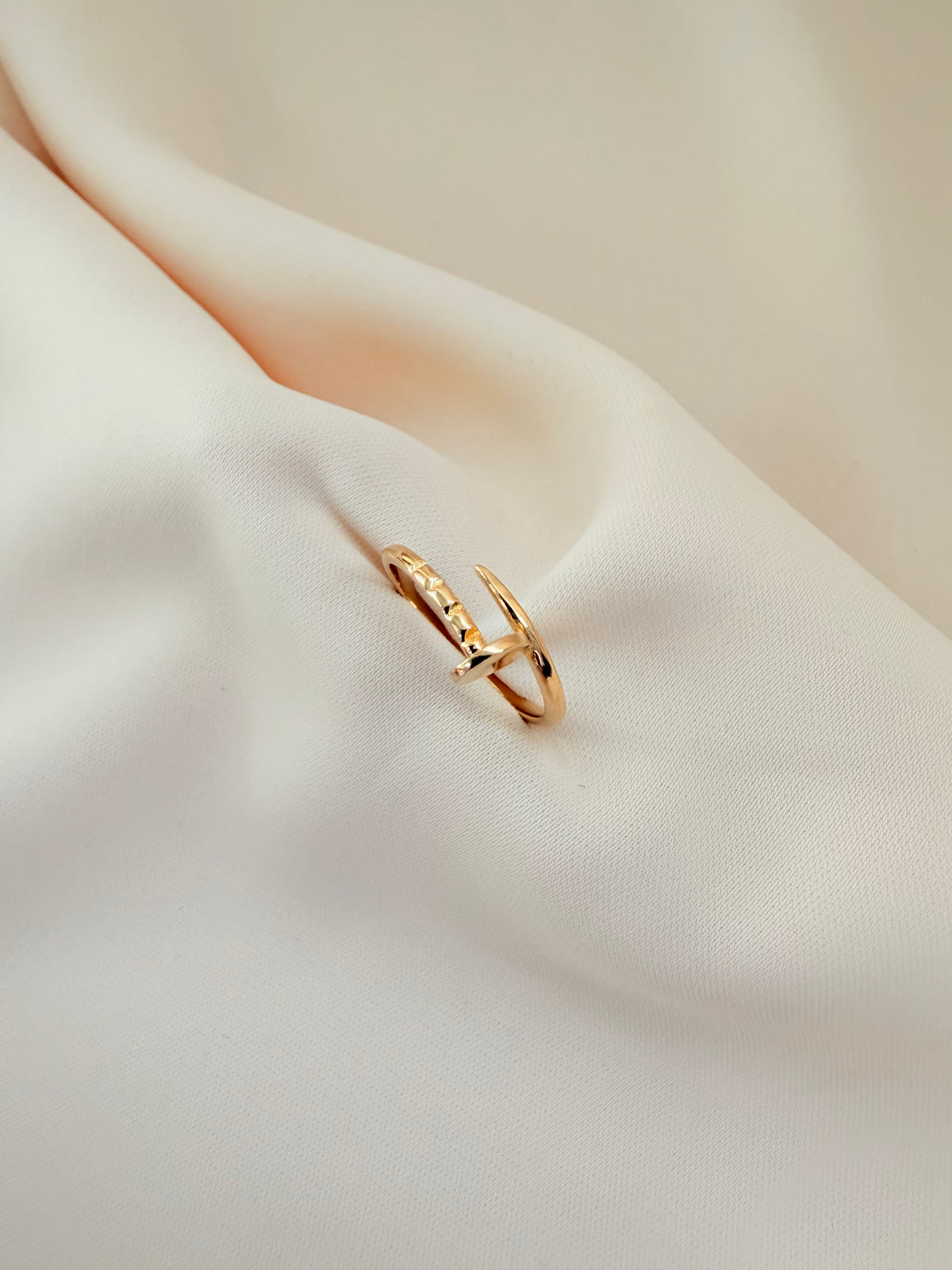 Clavo Solido 14k talla 8