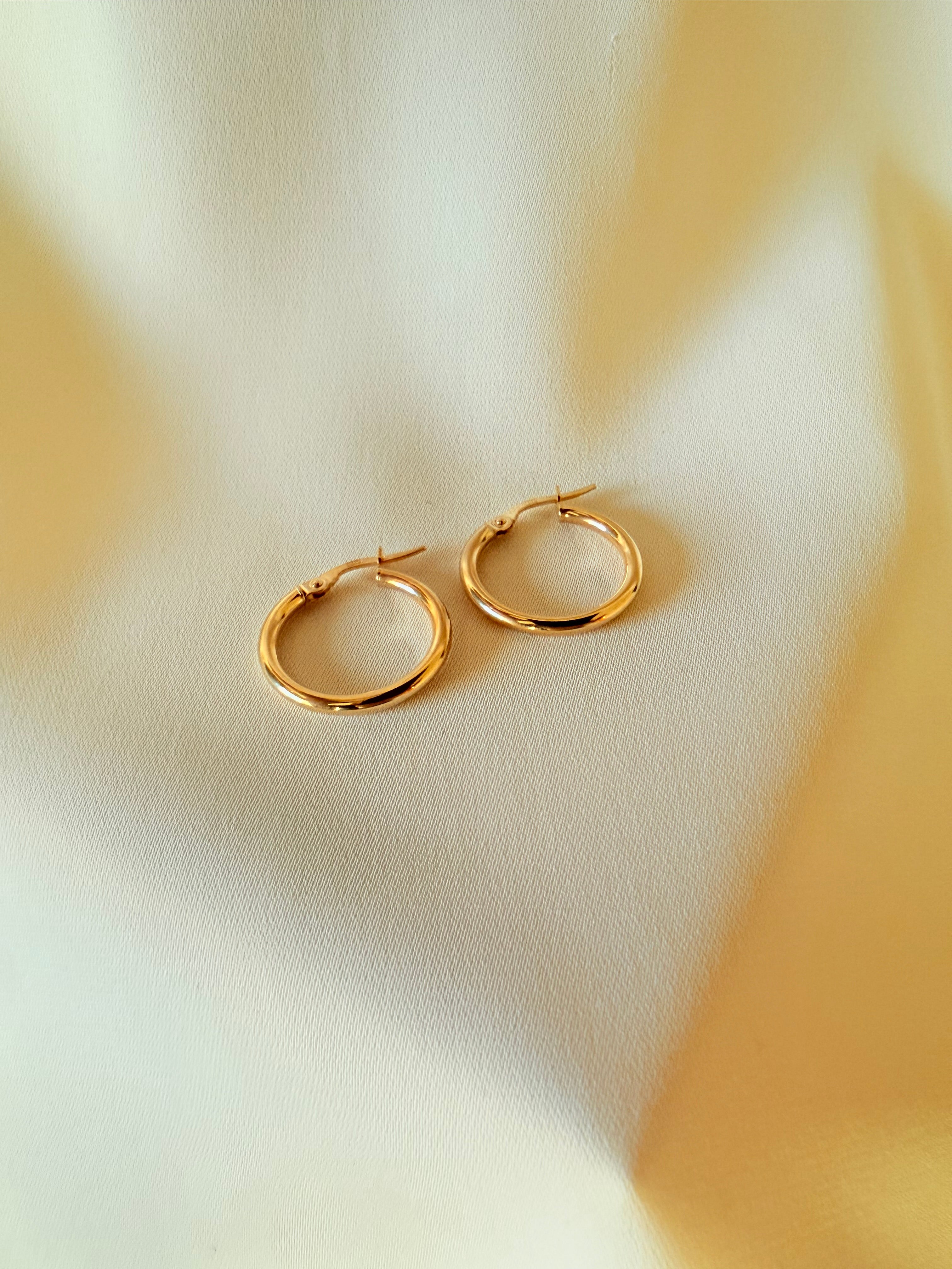 Huggies Yael 14k