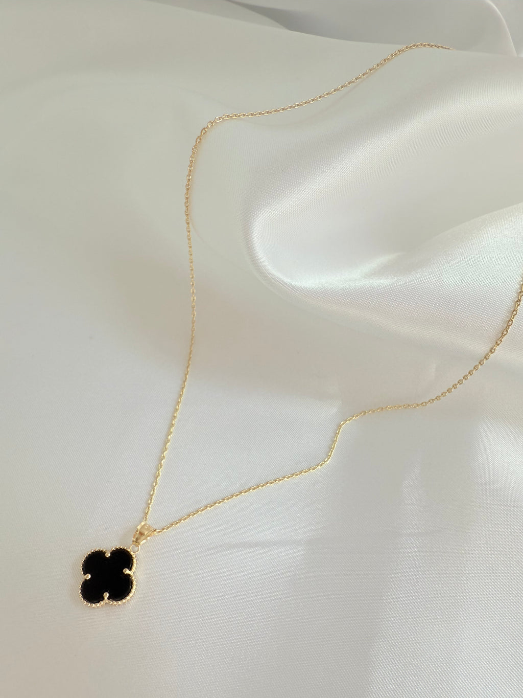 Black Flower Onice Necklace 45cm 14k