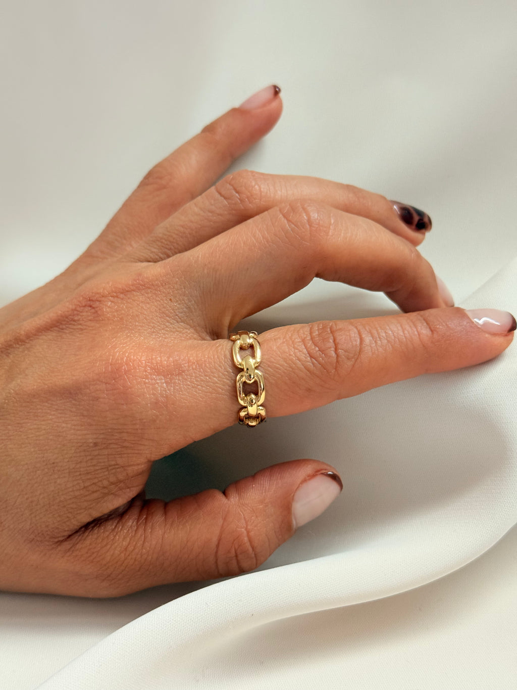 Chain Style Ring 18k 7/2 Size