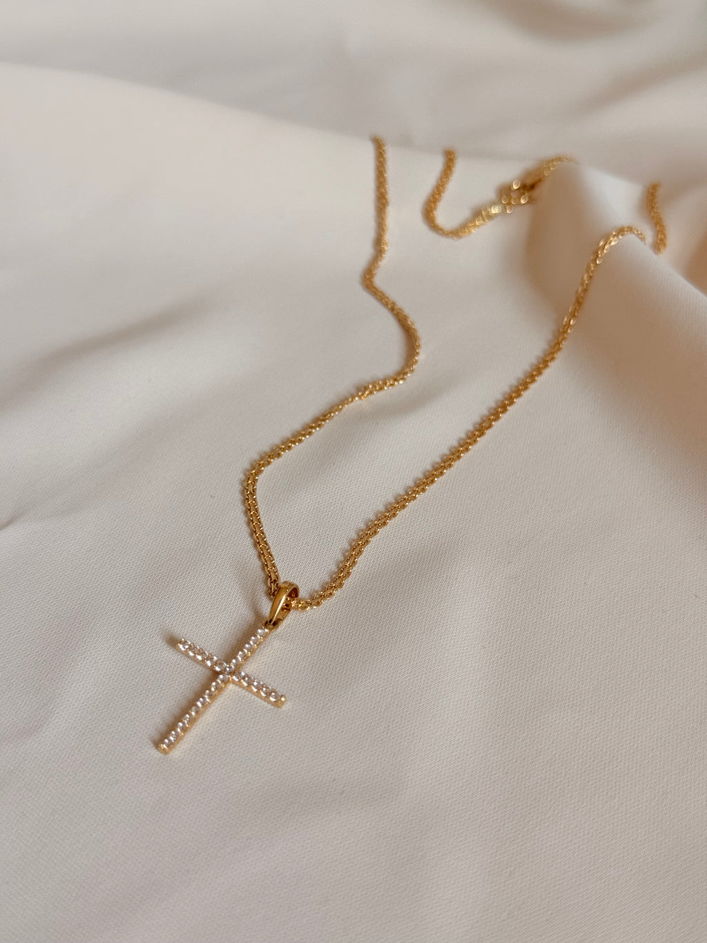 Zirconia Cross Chinese Necklace 40cm 18K