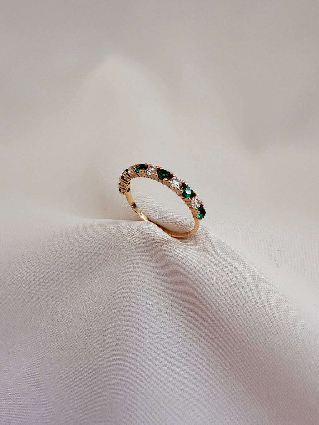 Eternity Green & White 14K size 7/2