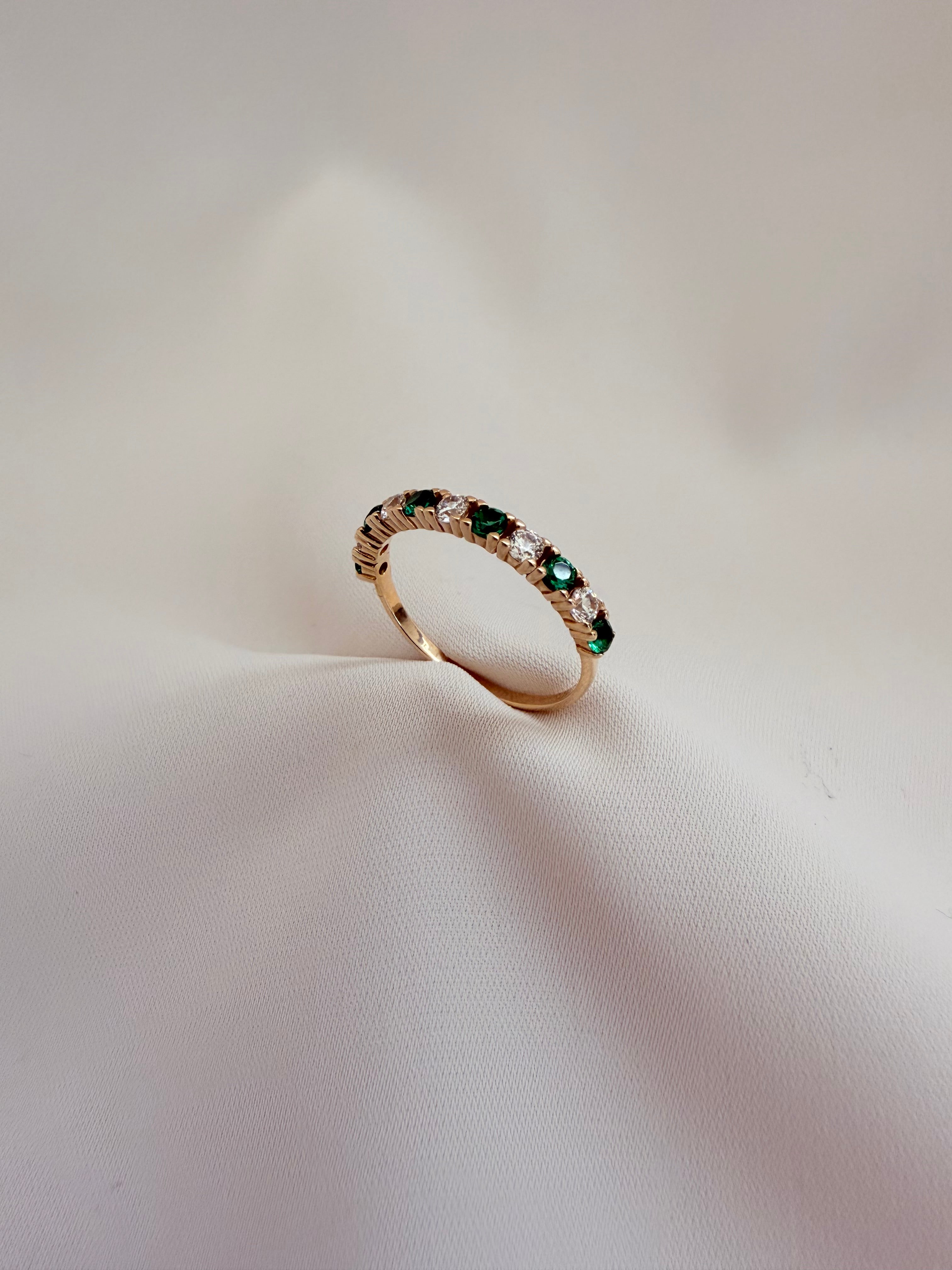 Eternity Green & White 14K size 7/2