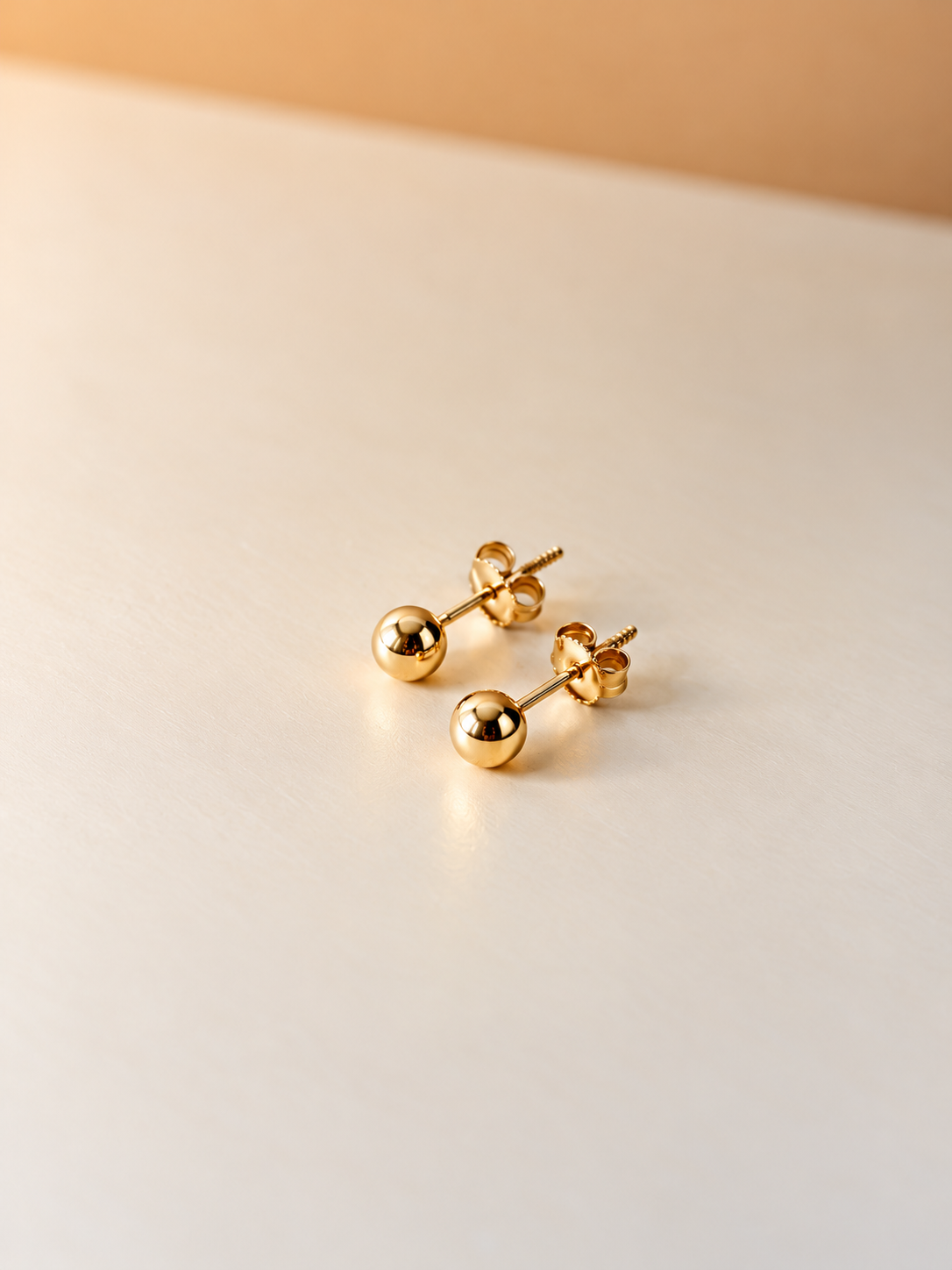 Balines Stud 4mm 14k
