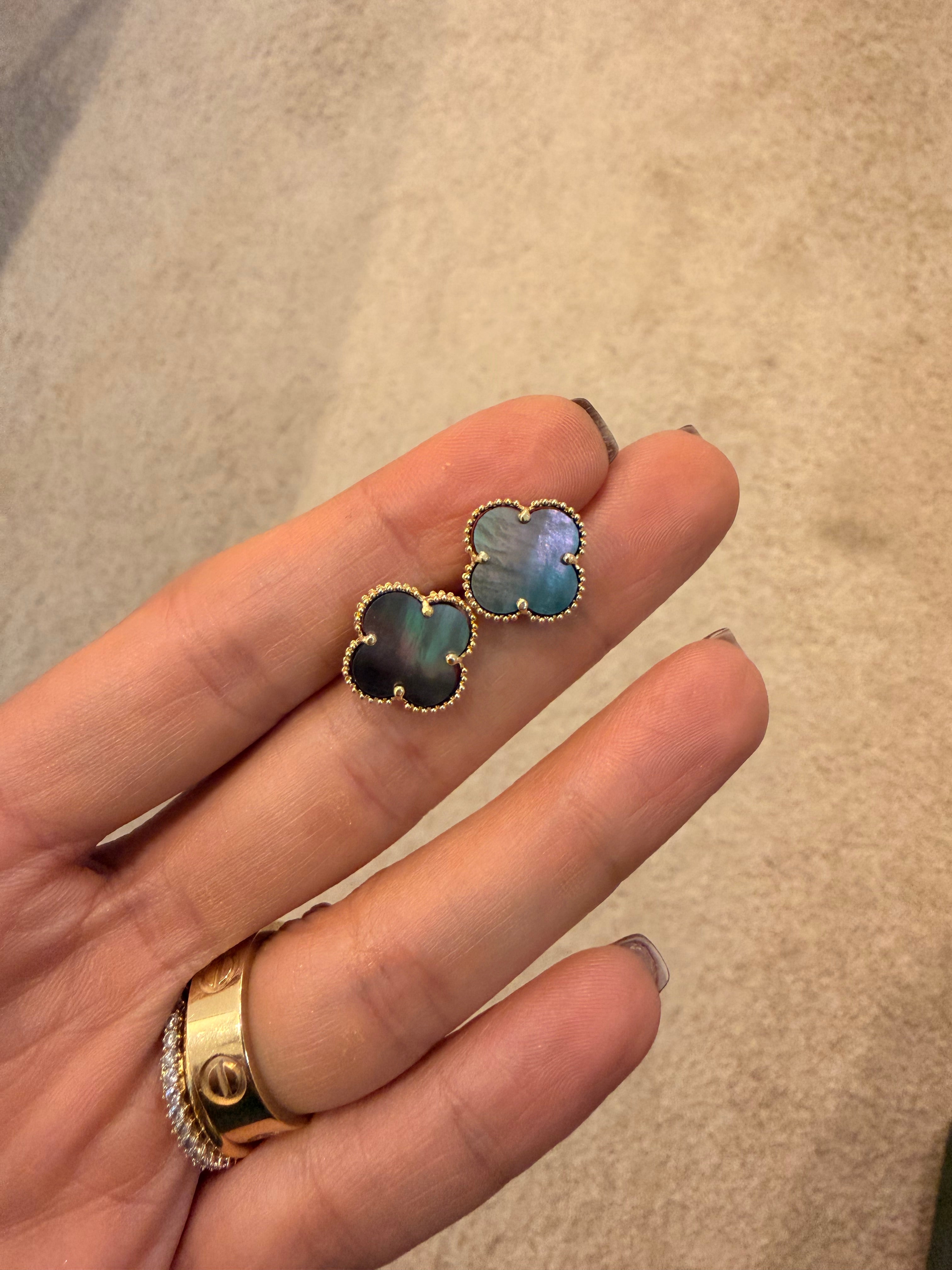 Nacar Flower Stud 14K