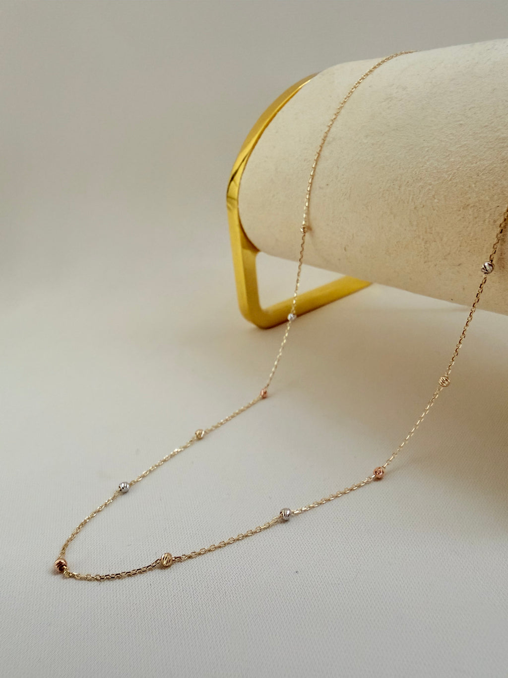 Prisma Gargantilla 14k Balines triccolor 46cm ajustable