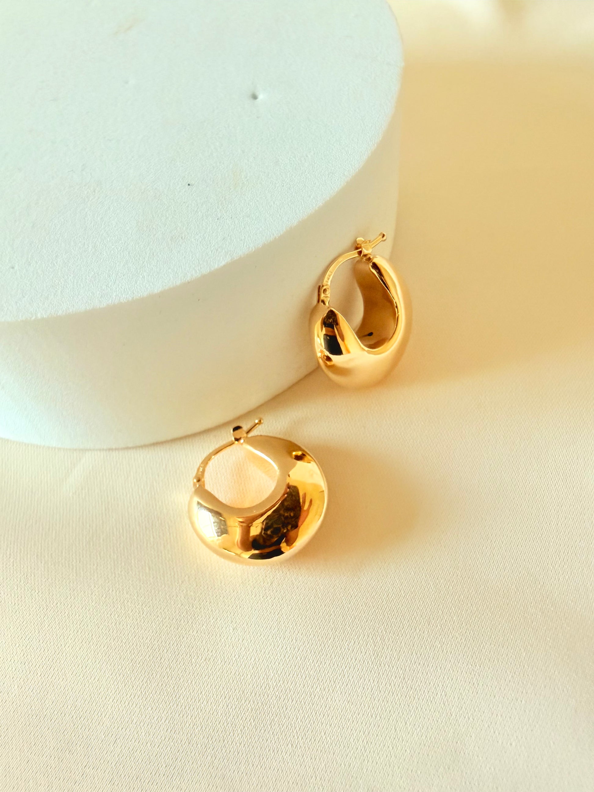Aura deluxe 14k 2mm