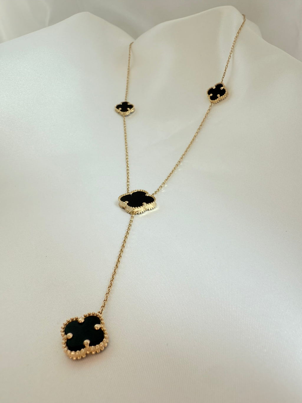 Fancy Black Flower Onice Necklace 50dm Adjustable 14k