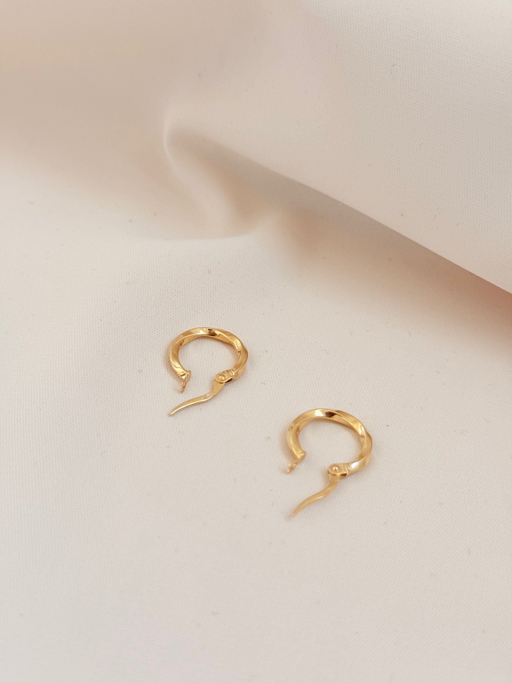 Halo Hoops style Earrings 18K