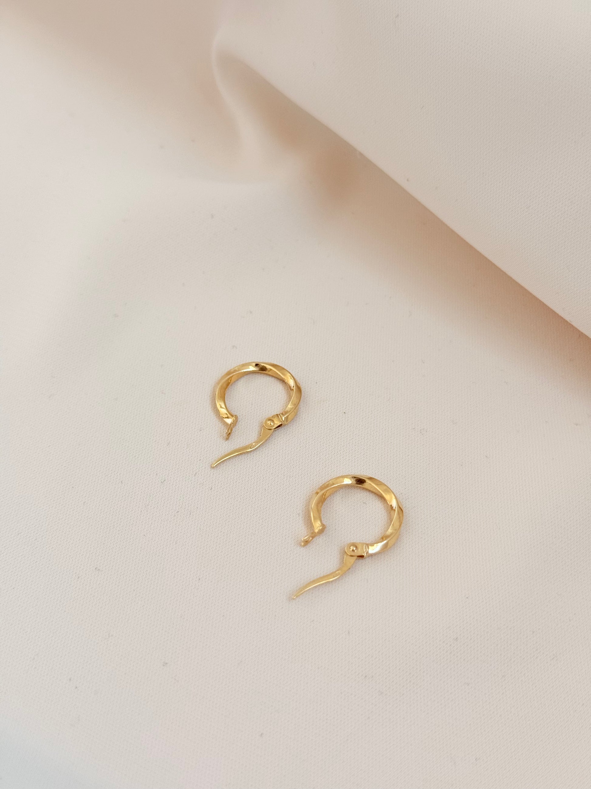 Halo Hoops style Earrings 18K