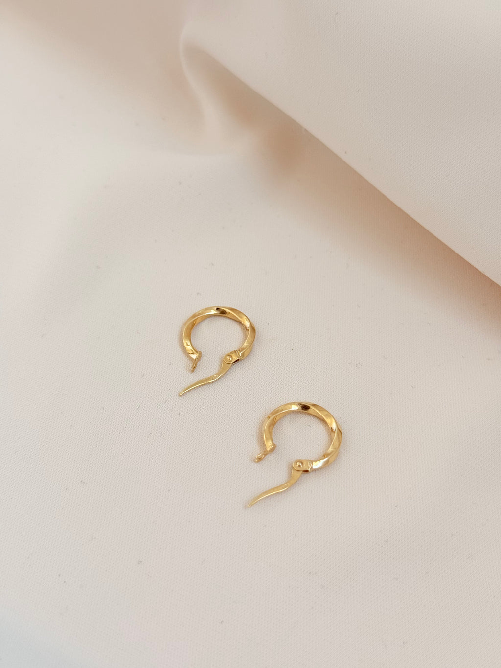 Halo Hoops style Earrings 18K