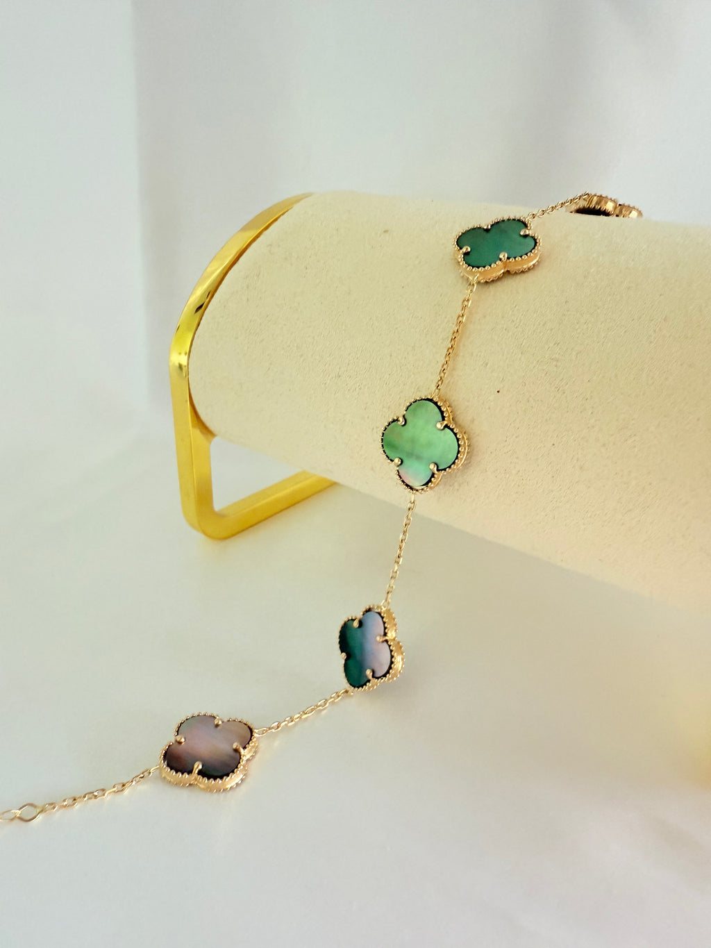 Fancy Grey Flower bracelet 14k