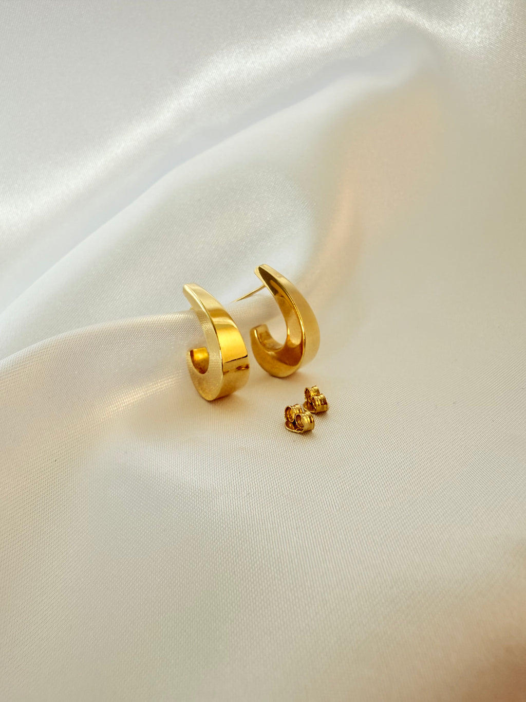 Elegant Earings  18K