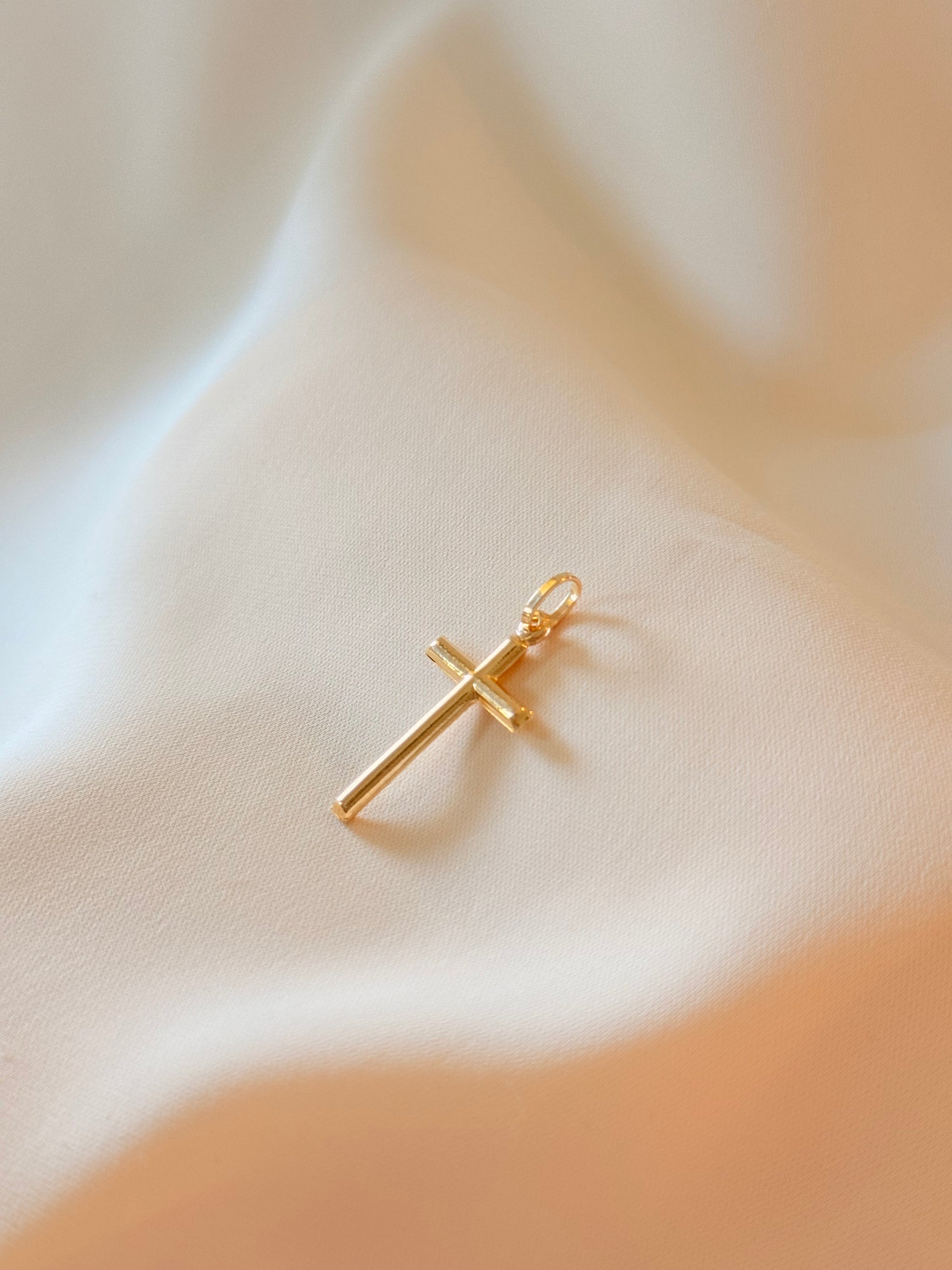Fancy Cross large pendant 18k