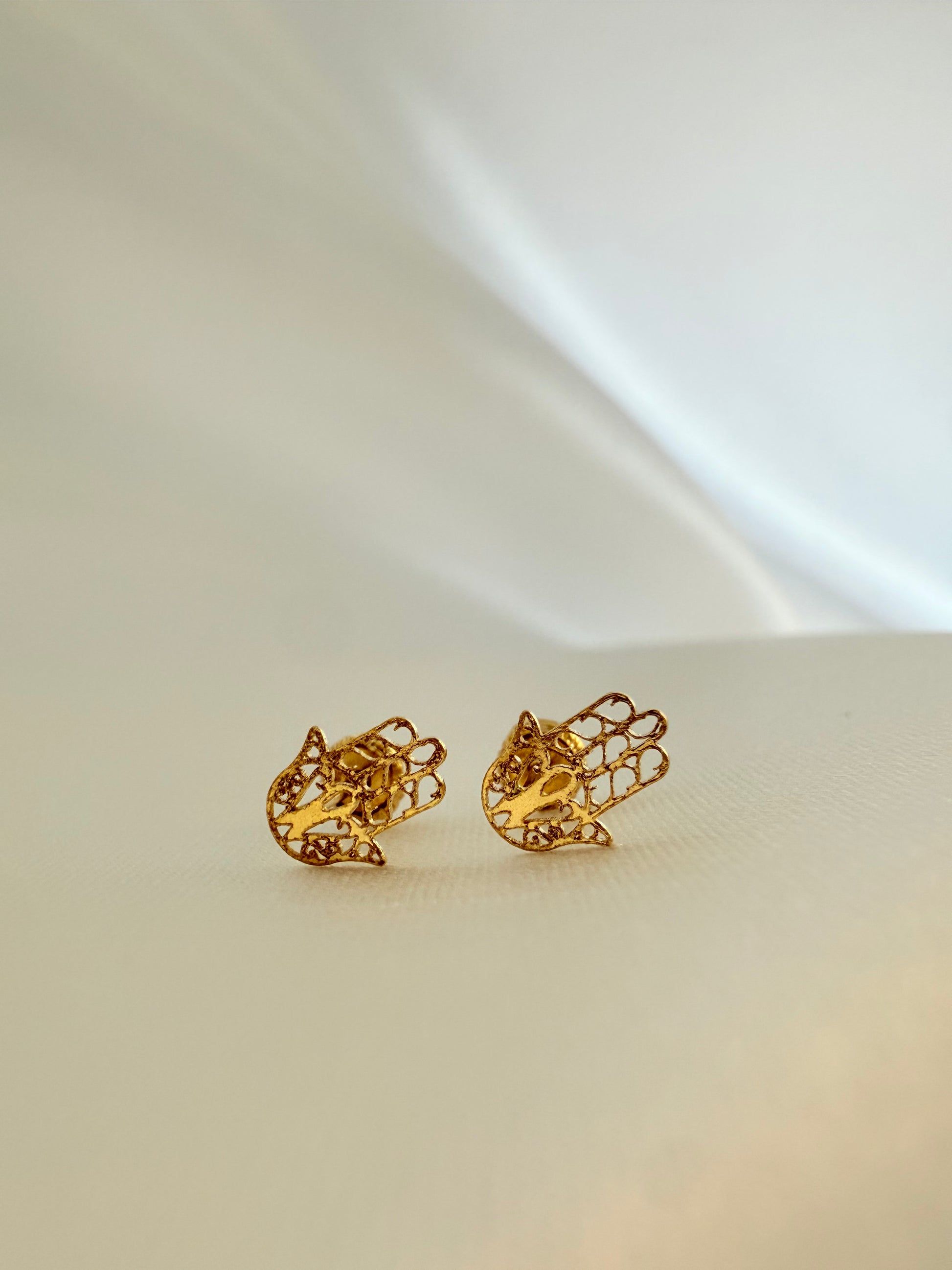 Fatima Hand Stud 14K