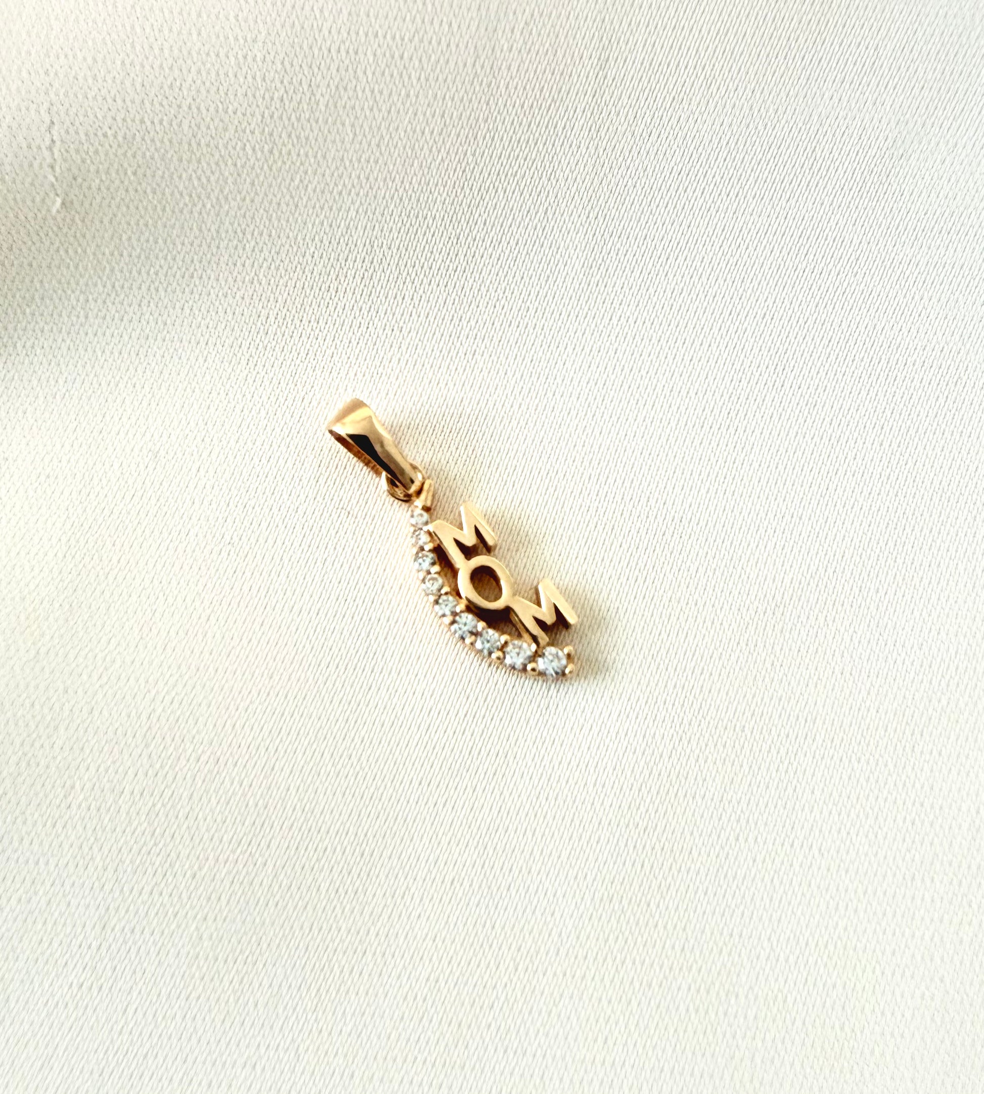 MoM Pendant 14k 2mm