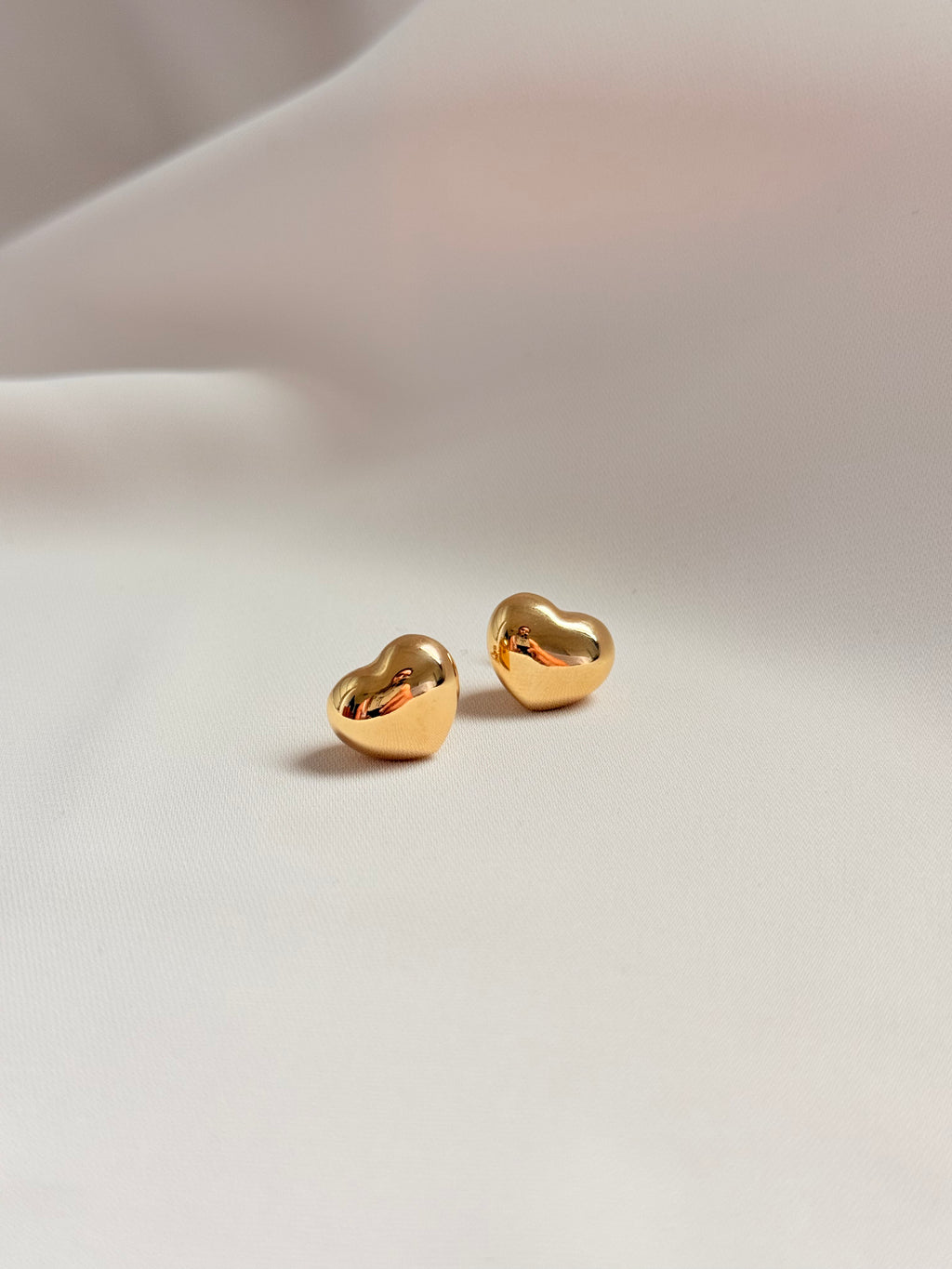 Heart Stud Earrings 14K
