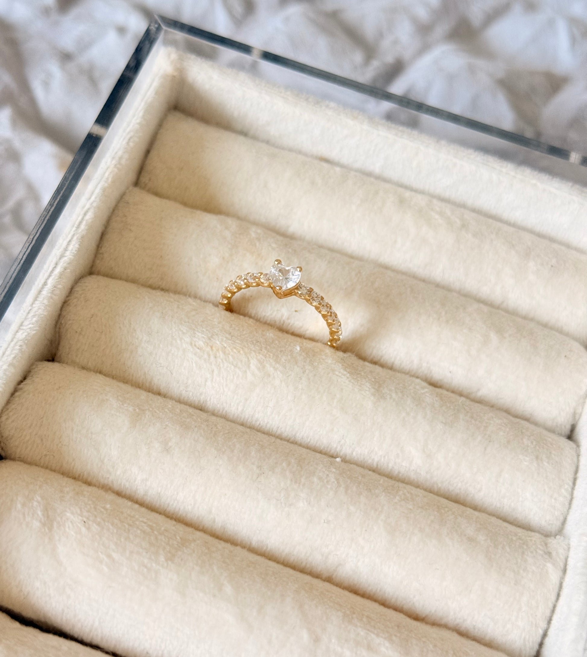 Solitaire Ring 18k 7/2 Size