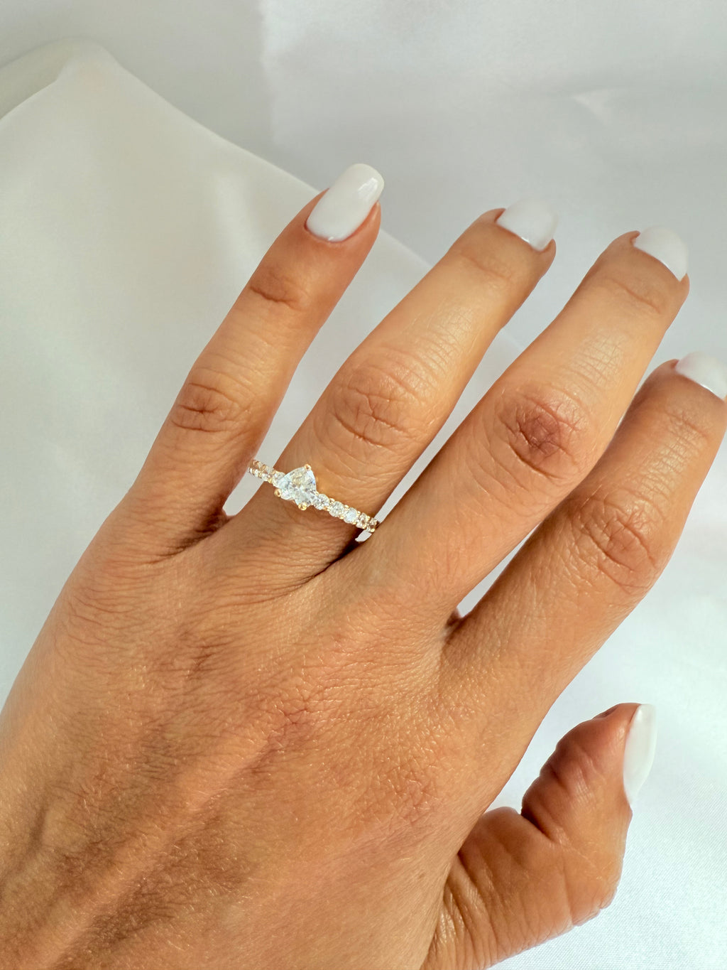 Solitaire Ring 18k 7/2 Size