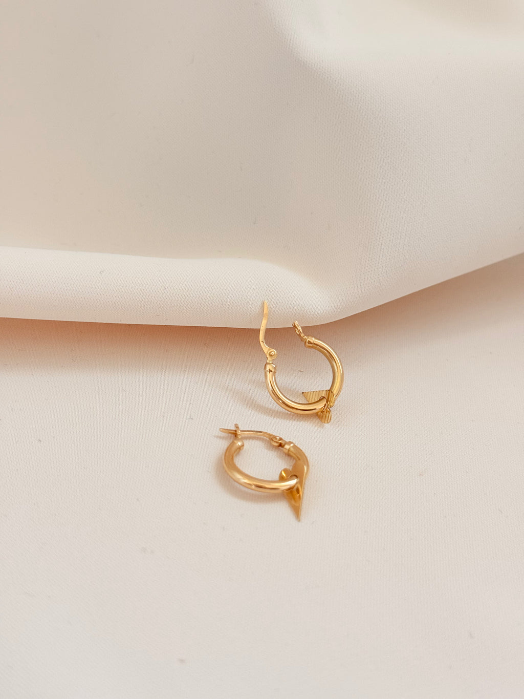 Heart Style Hoop Earrings 18K
