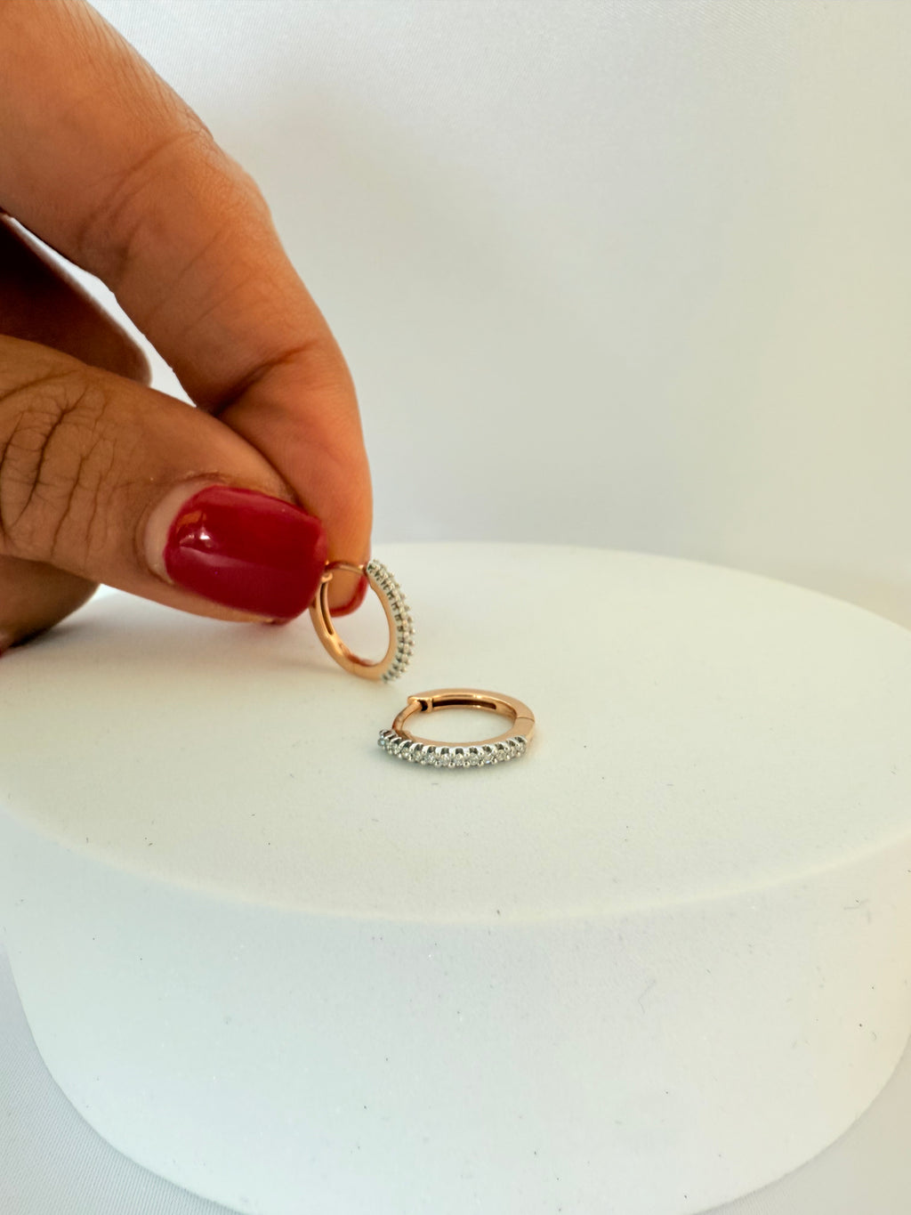 Diamond Huggies Rose Gold 18K