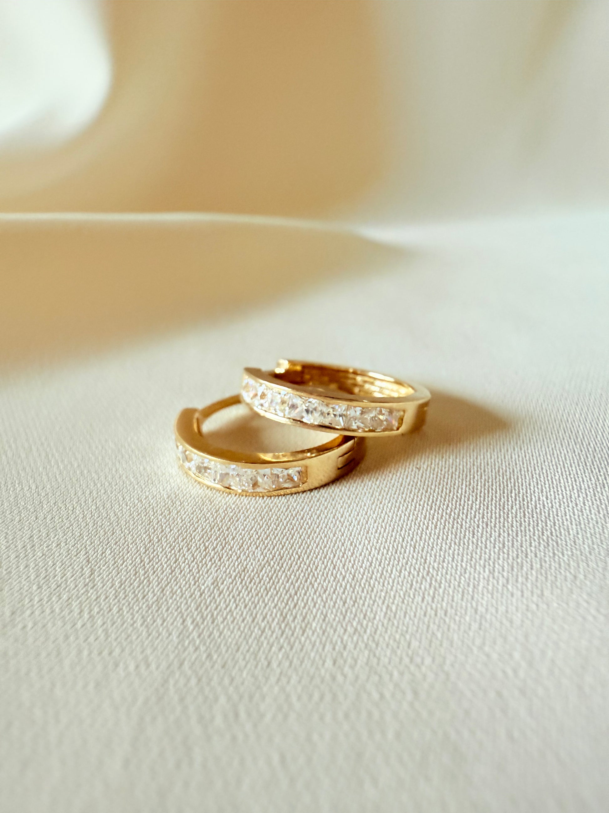 zirconia huggies 14k