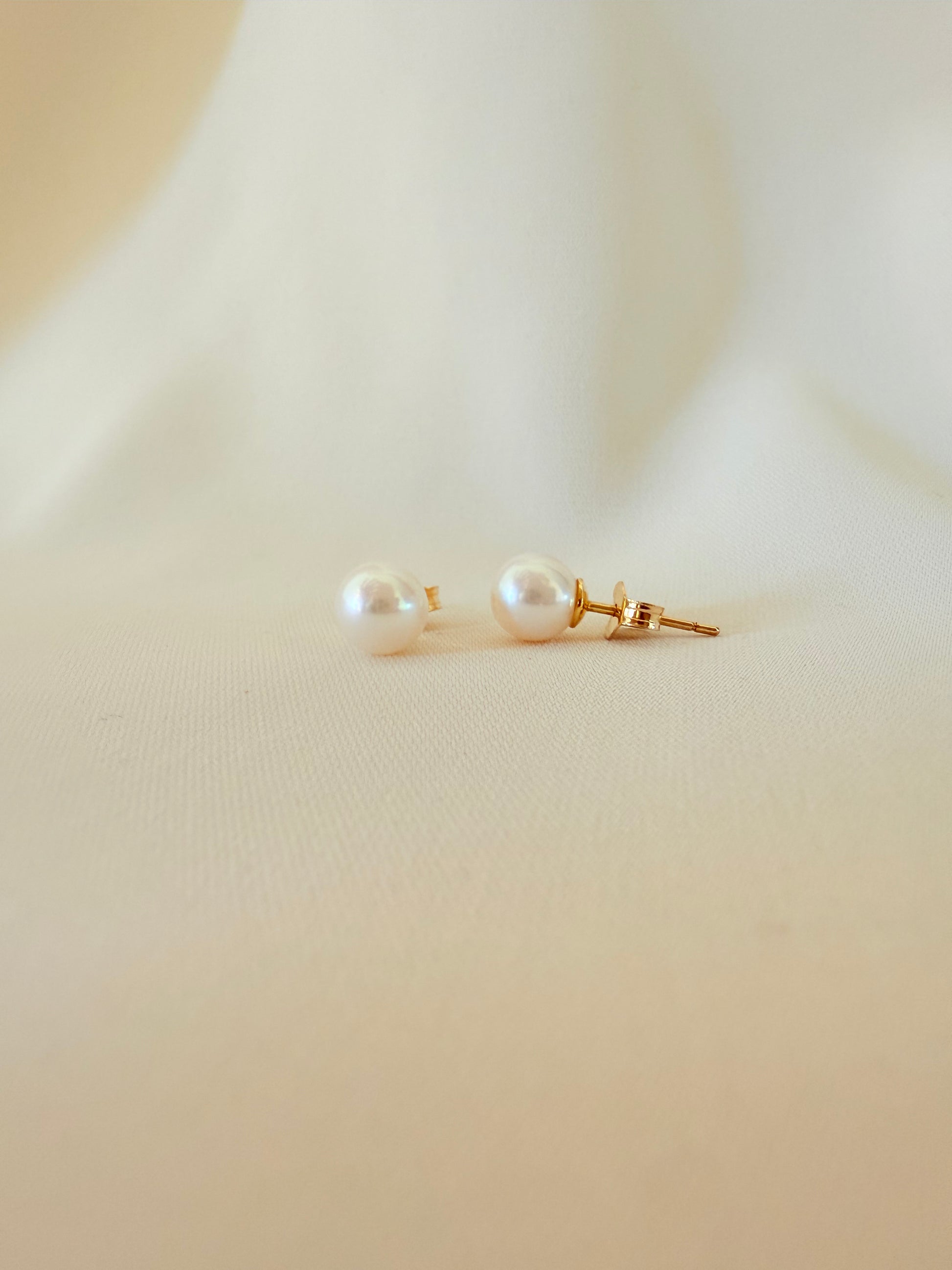 Pearls Stud 18K