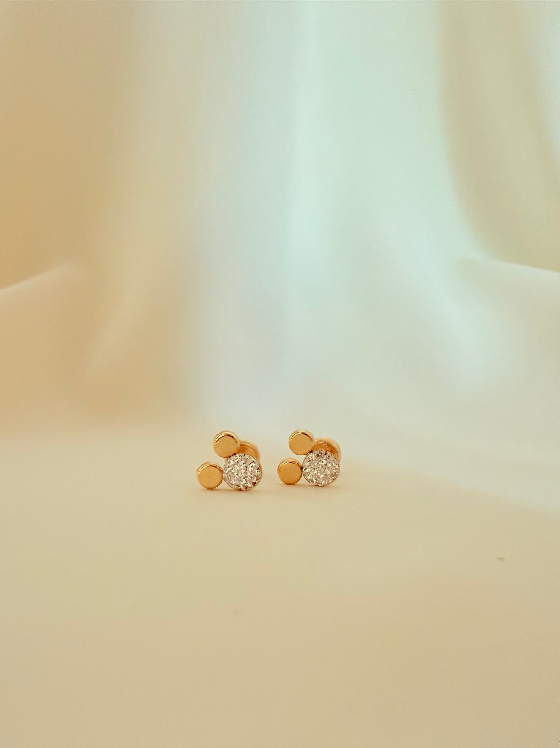 Mickey Stud 14k