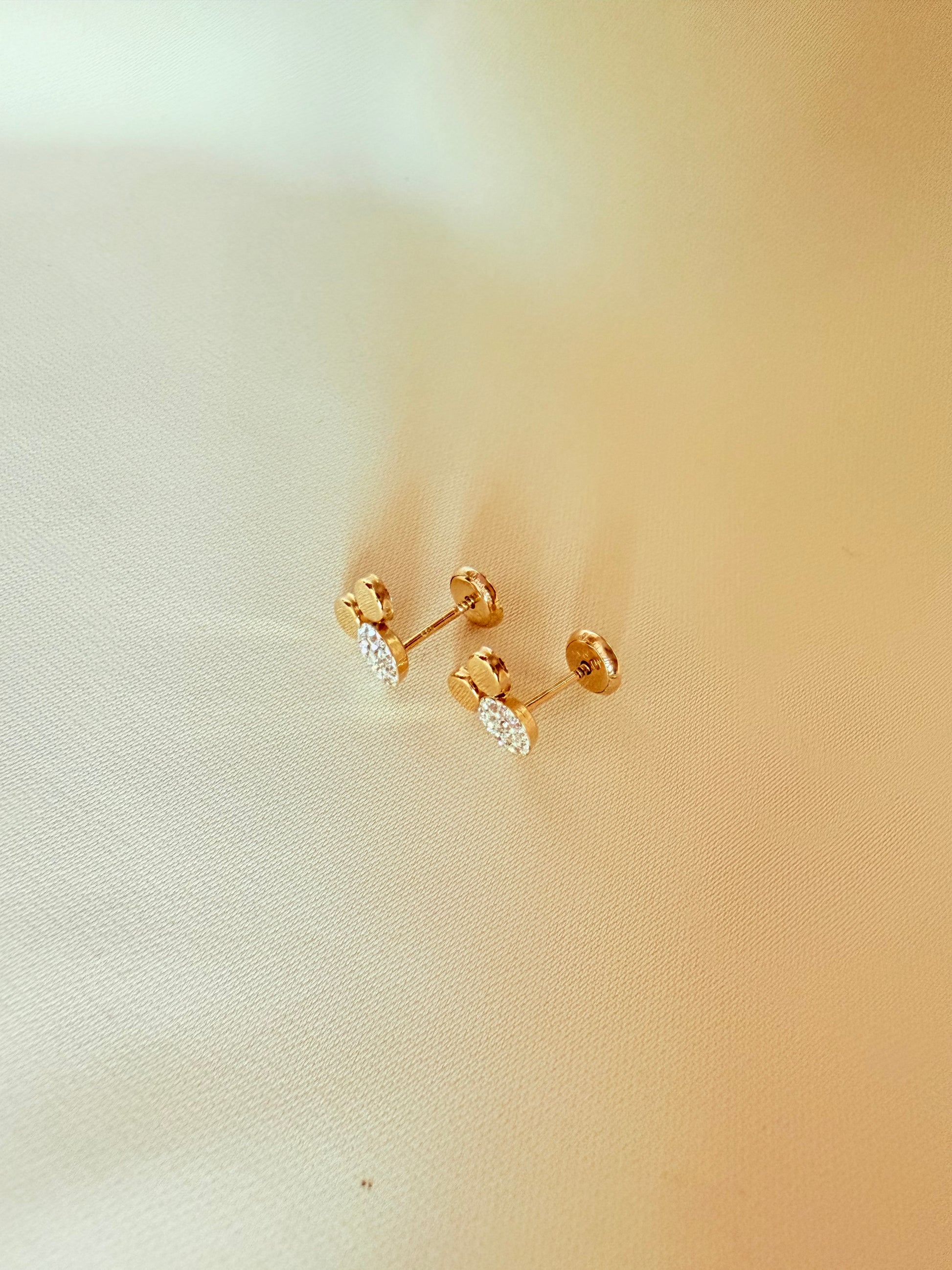 Mickey Stud 14k