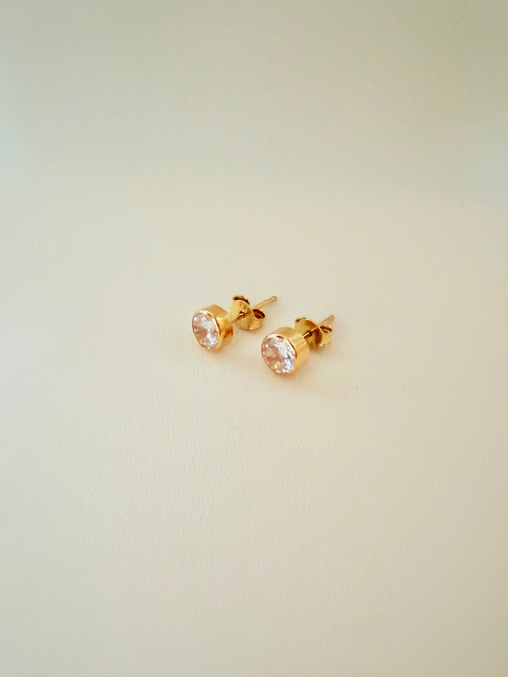 Sara Stud 18k
