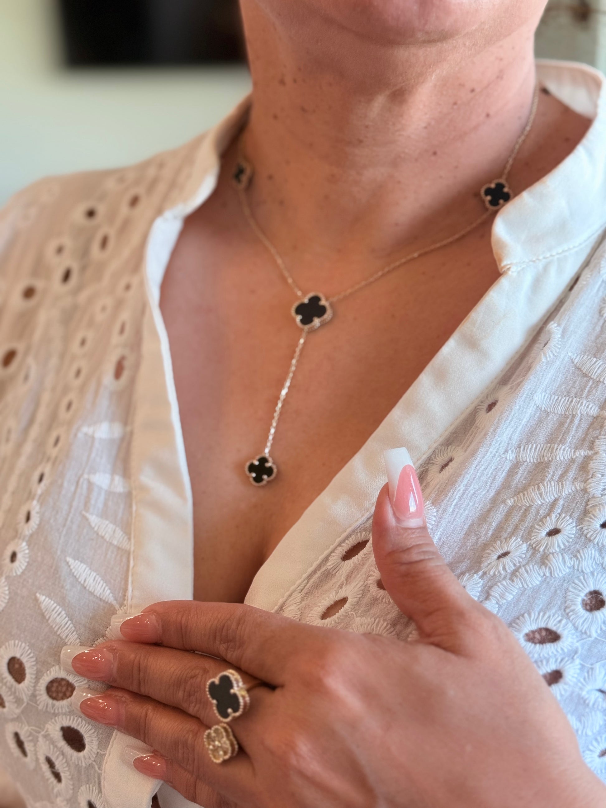 Fancy Black Flower Onice Necklace 50dm Adjustable 14k