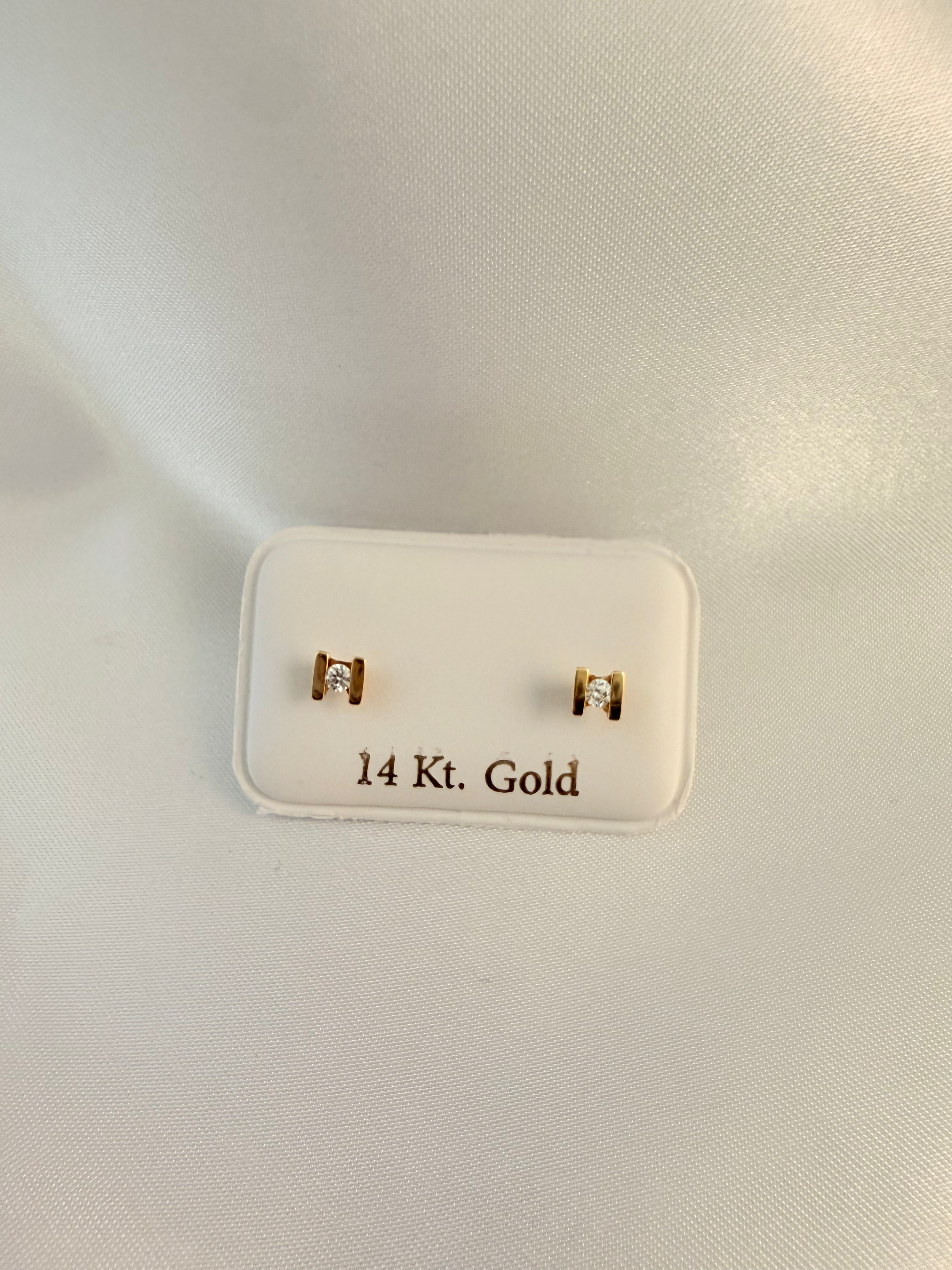 Glam zirconia stud