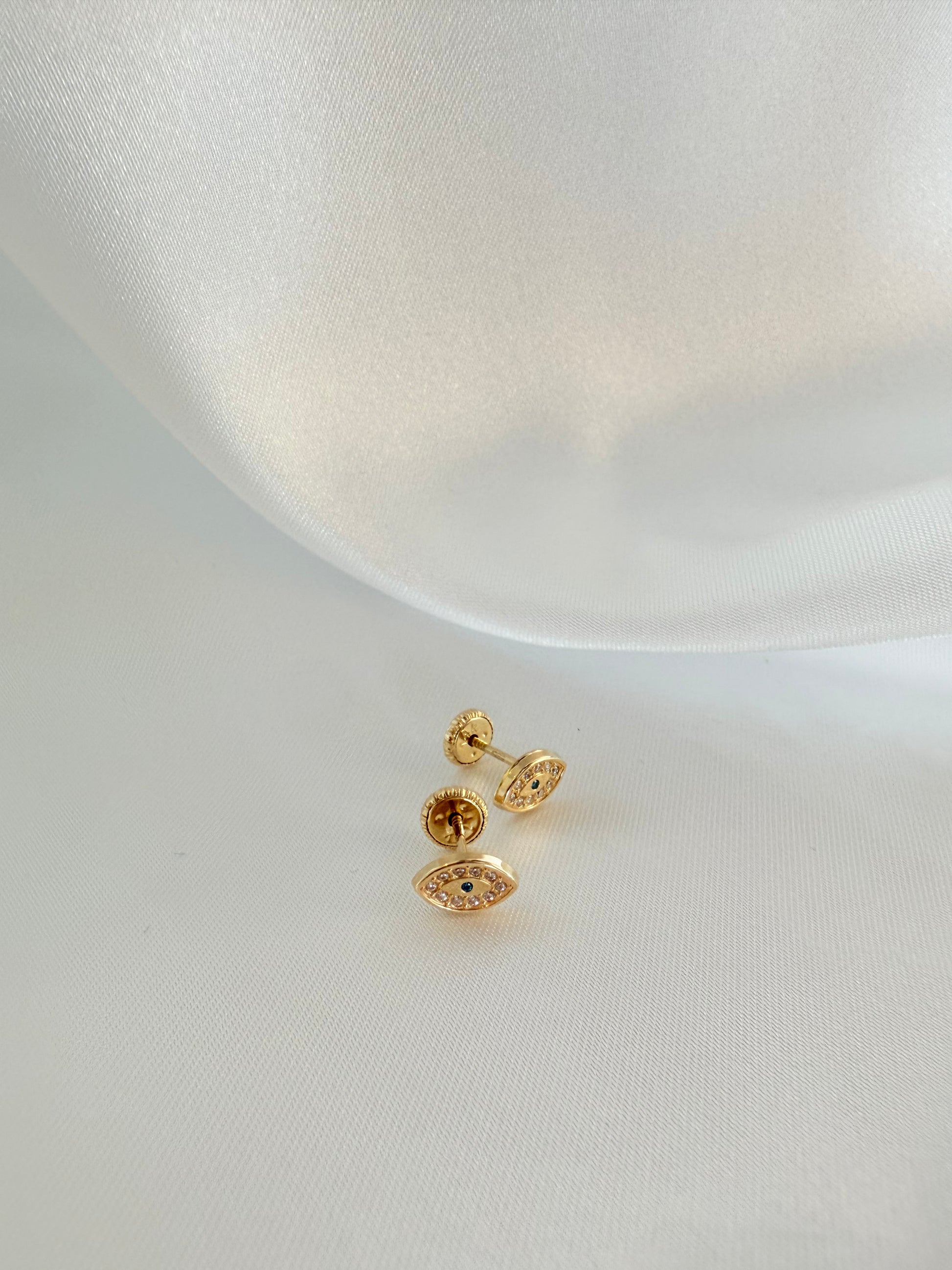 Eyes Stud 14K